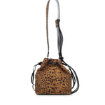 Borsa secchiello a tracolla piccola in suede leopardato 104303 A32AM35Q PINKO