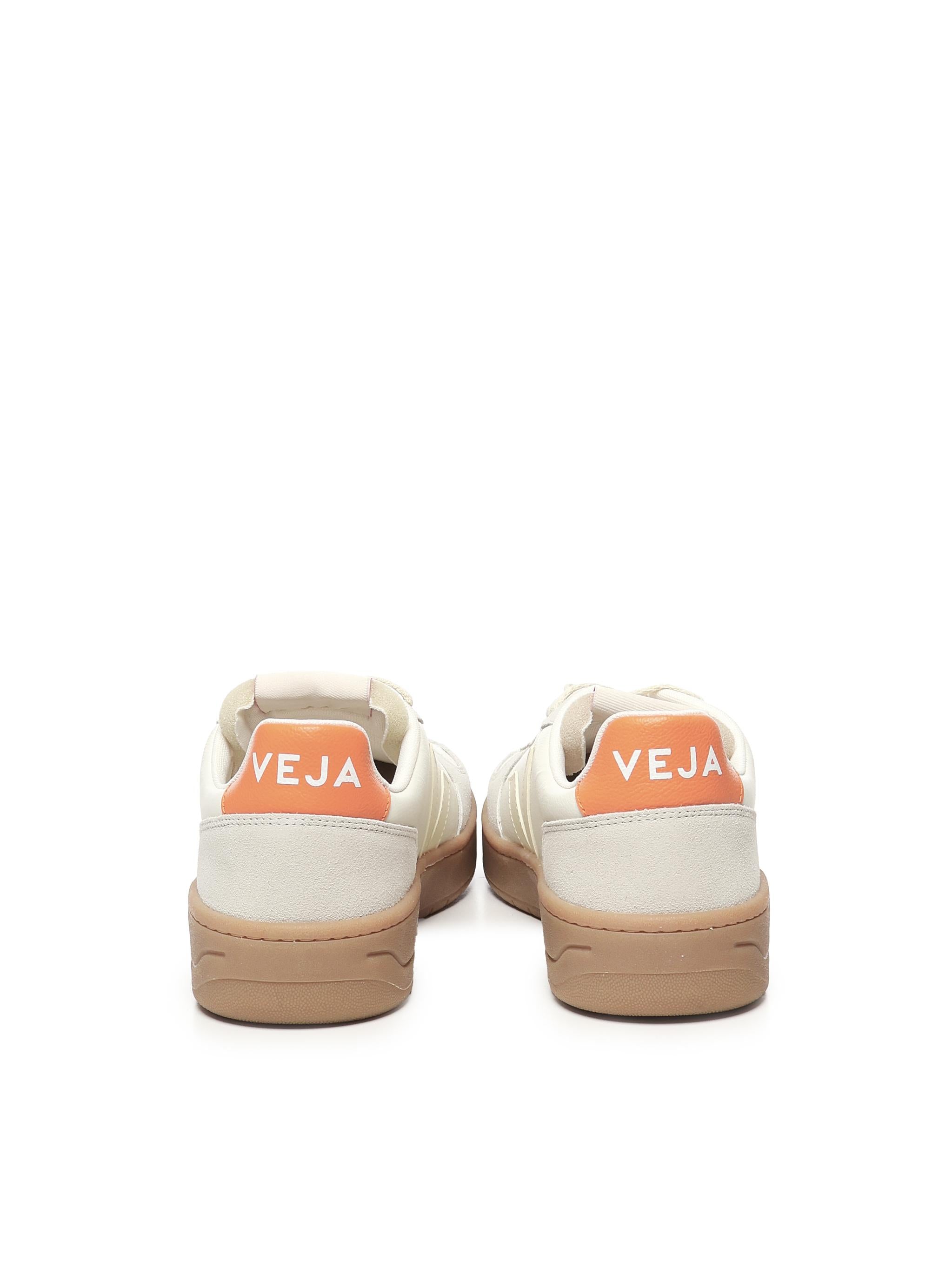 Sneakers V-82<BR/> VE3320758 VEJA