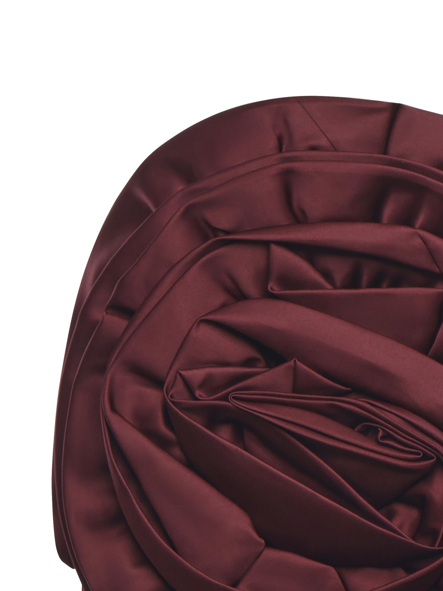 Minigonna in raso con fiore 114820 2734 ROTATE