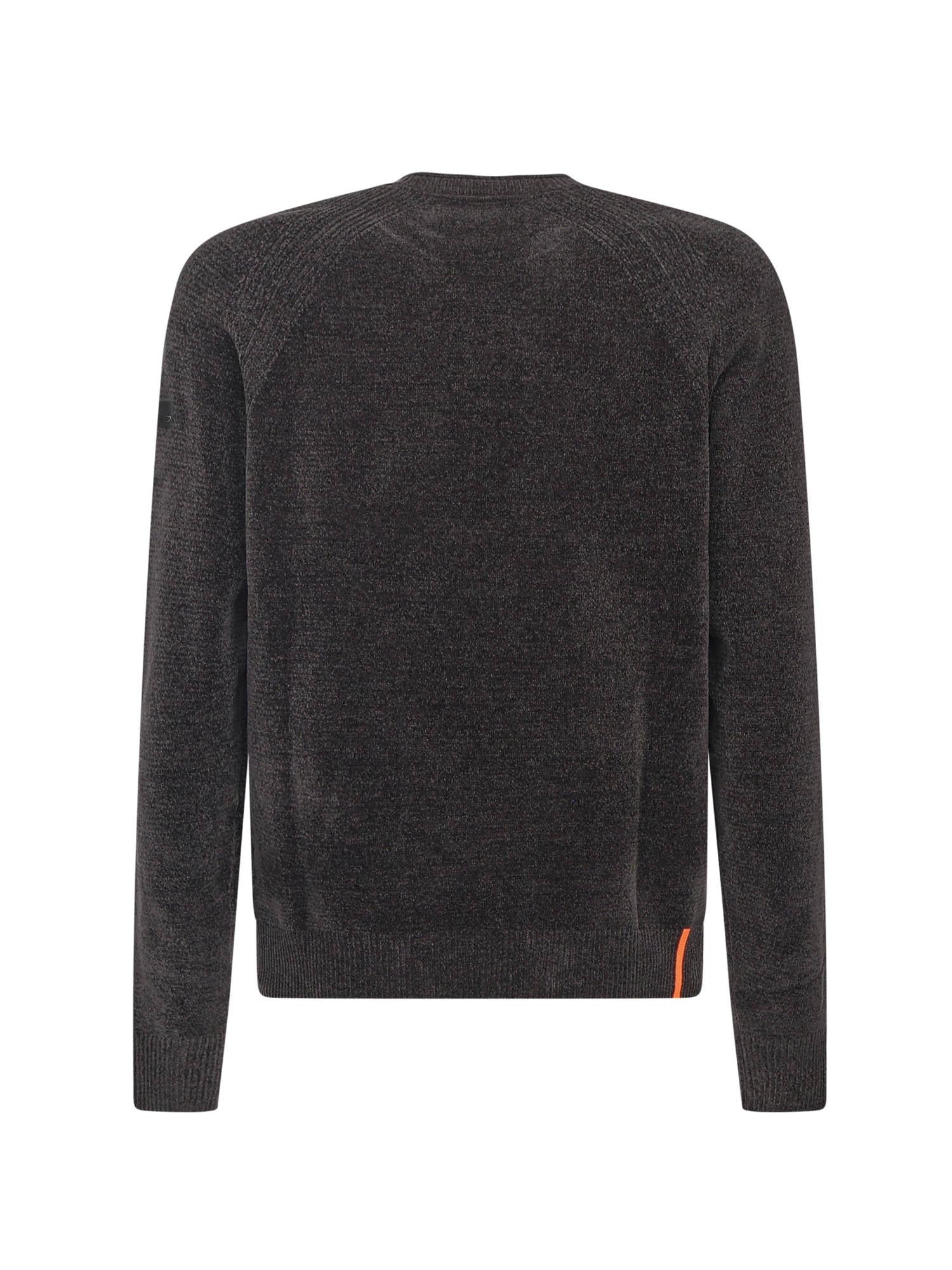Maglione a girocollo con logo W25132 11 RRD