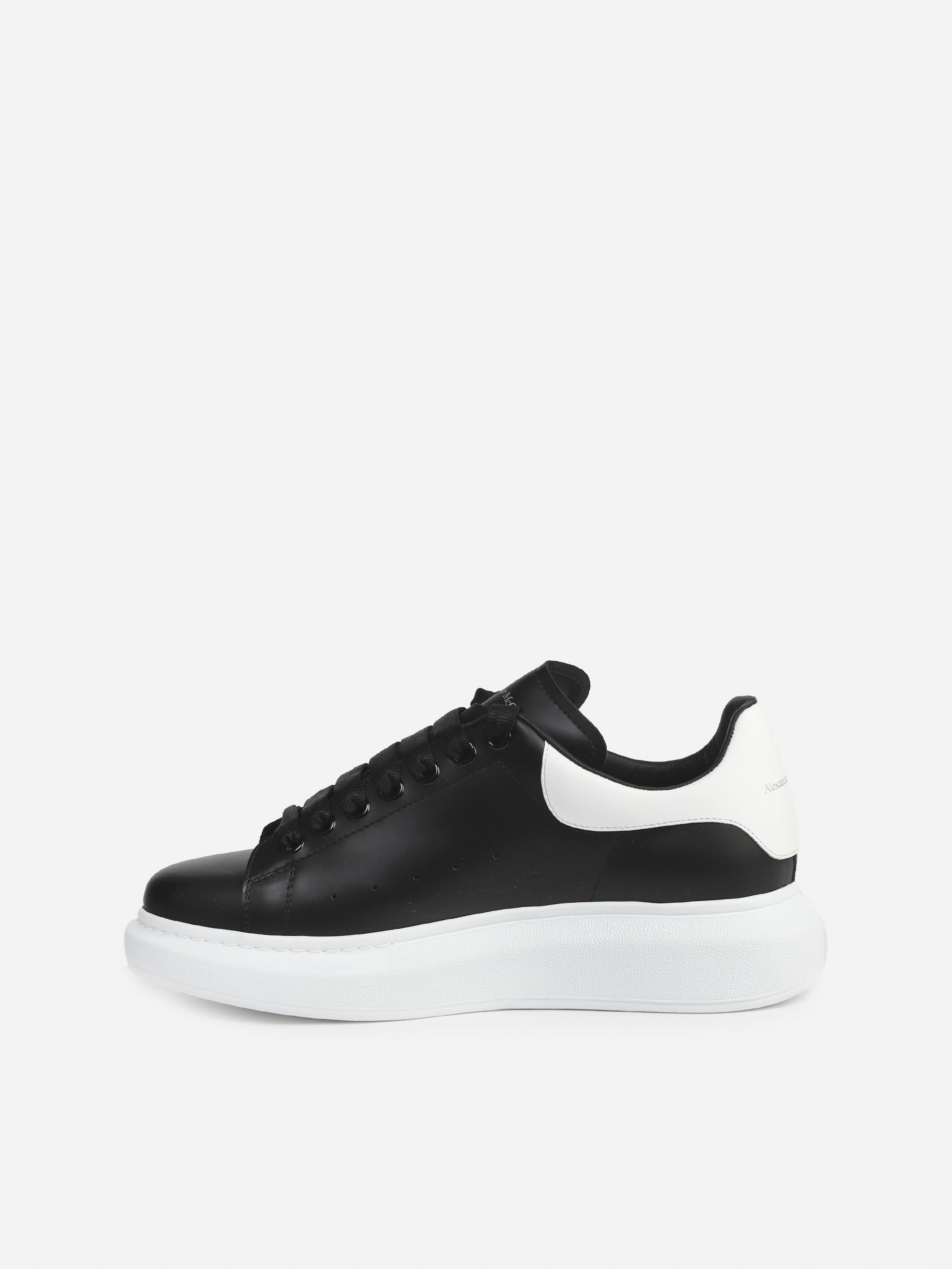 Sneakers oversize in pelle con talloncino a contrasto 553770 WHGP51070 ALEXANDER McQUEEN