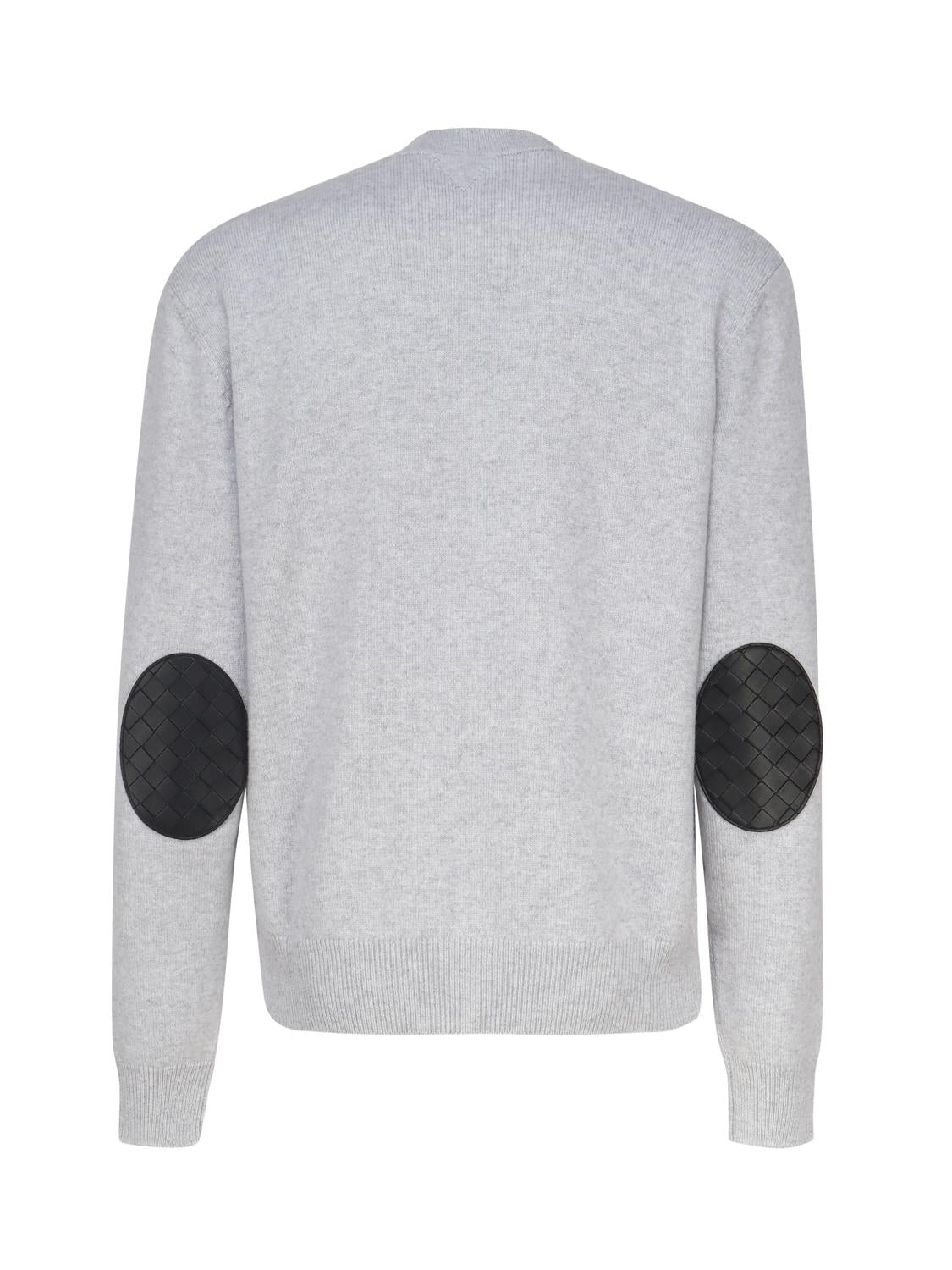 Maglia in cashmere con toppe in pelle intrecciata 772376 V2MM01180 BOTTEGA VENETA