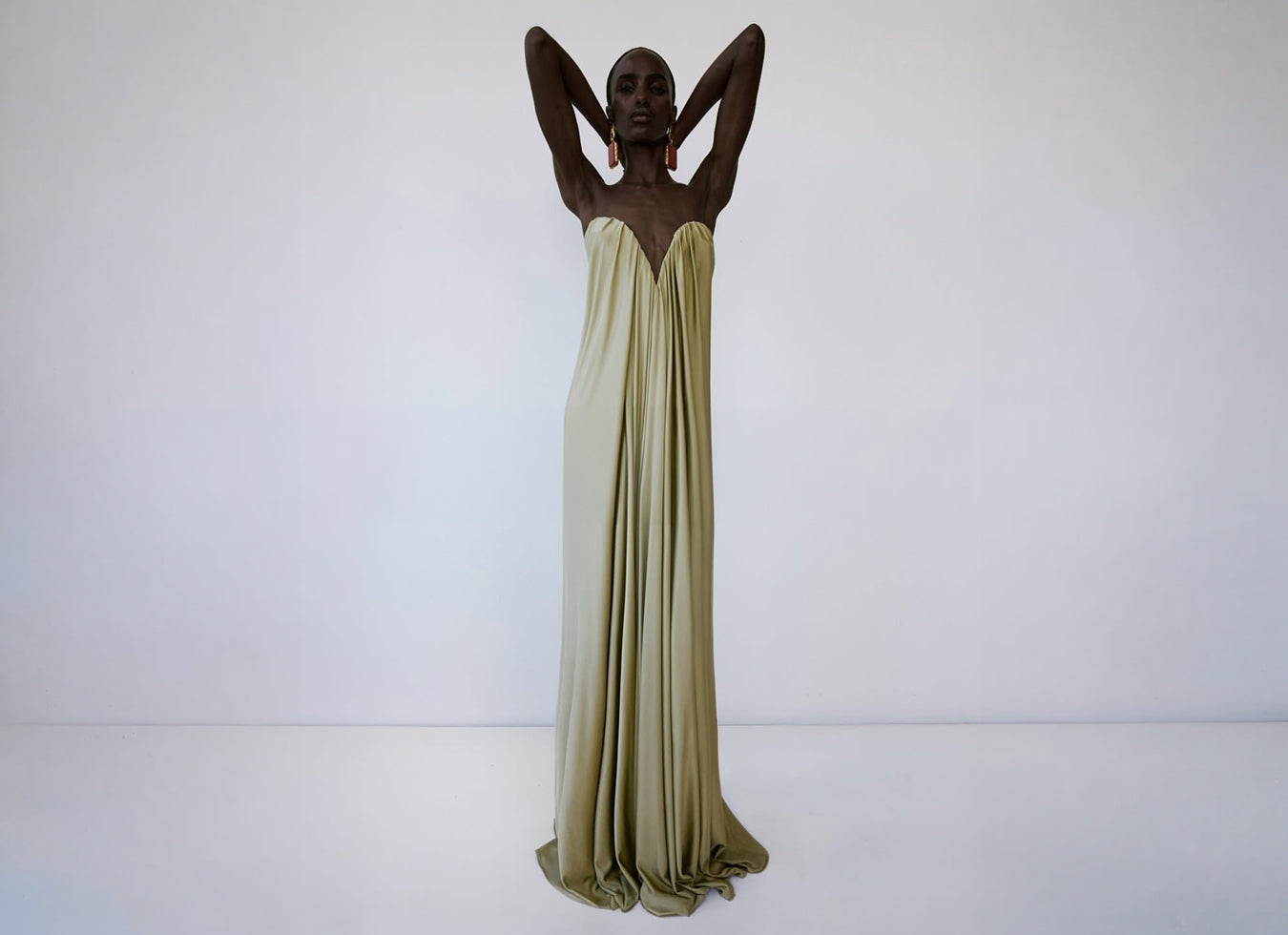 THE NEW ARRIVALS ILKYAZ OZEL