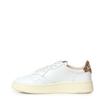 Sneaker Medalist low in pelle AULW HJ02 AUTRY 