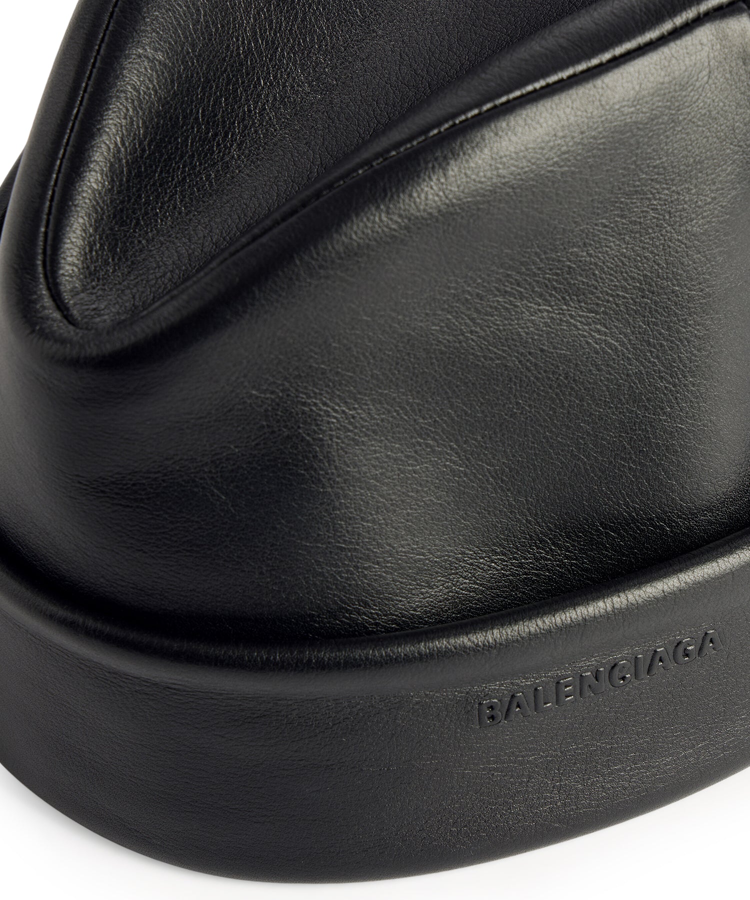 Berretto in pelle A00919 4G9B51000 BALENCIAGA 