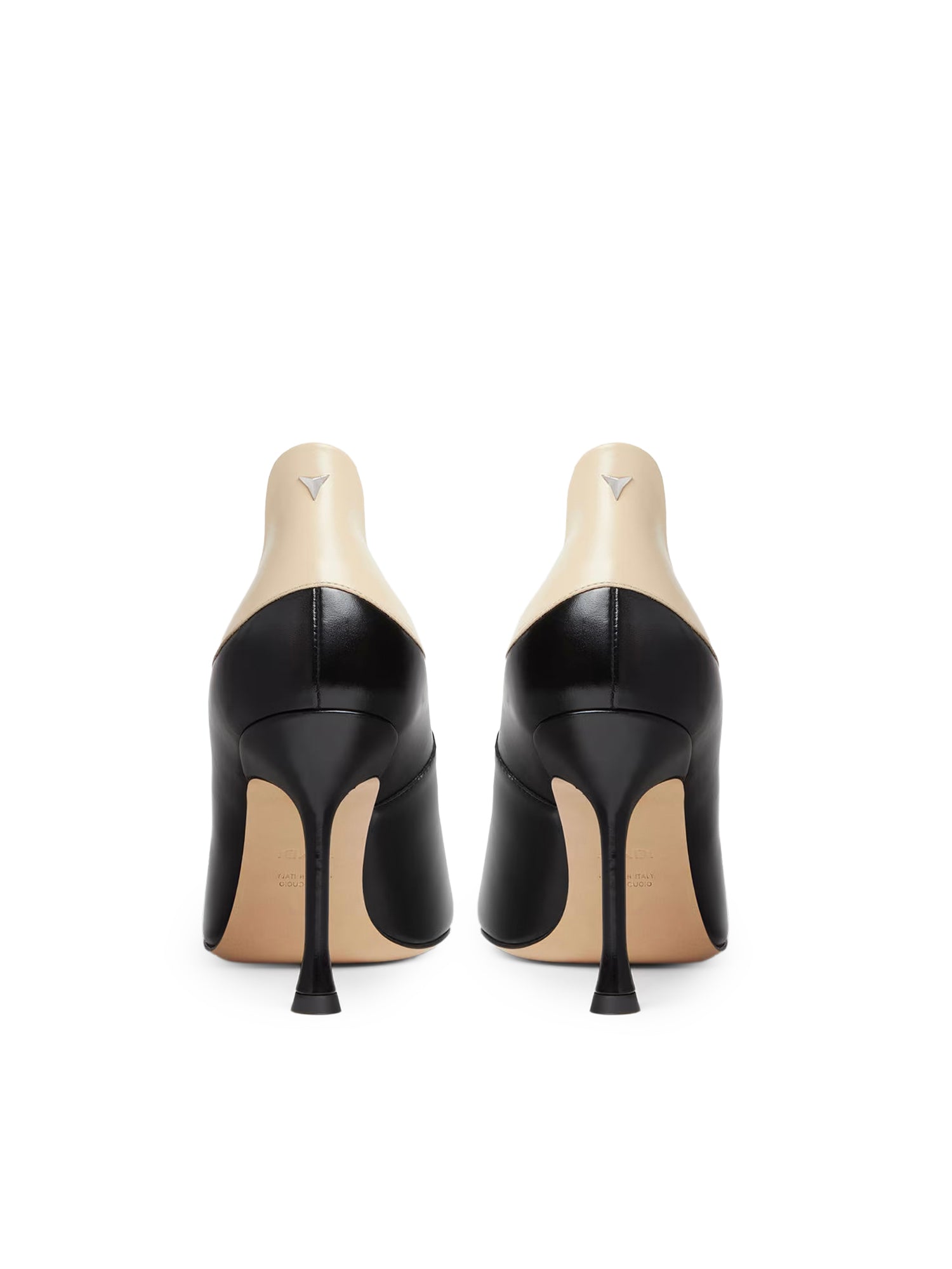 Décolleté in pelle 8I9167 86PF1E4Y FENDI 