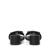 Slide Baguette in pelle 8R8862 AQY2F0QA1 FENDI 