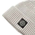 Beanie in maglia a costine con patch logo L2S15N100002 S00C3V0M95 STONE ISLAND 