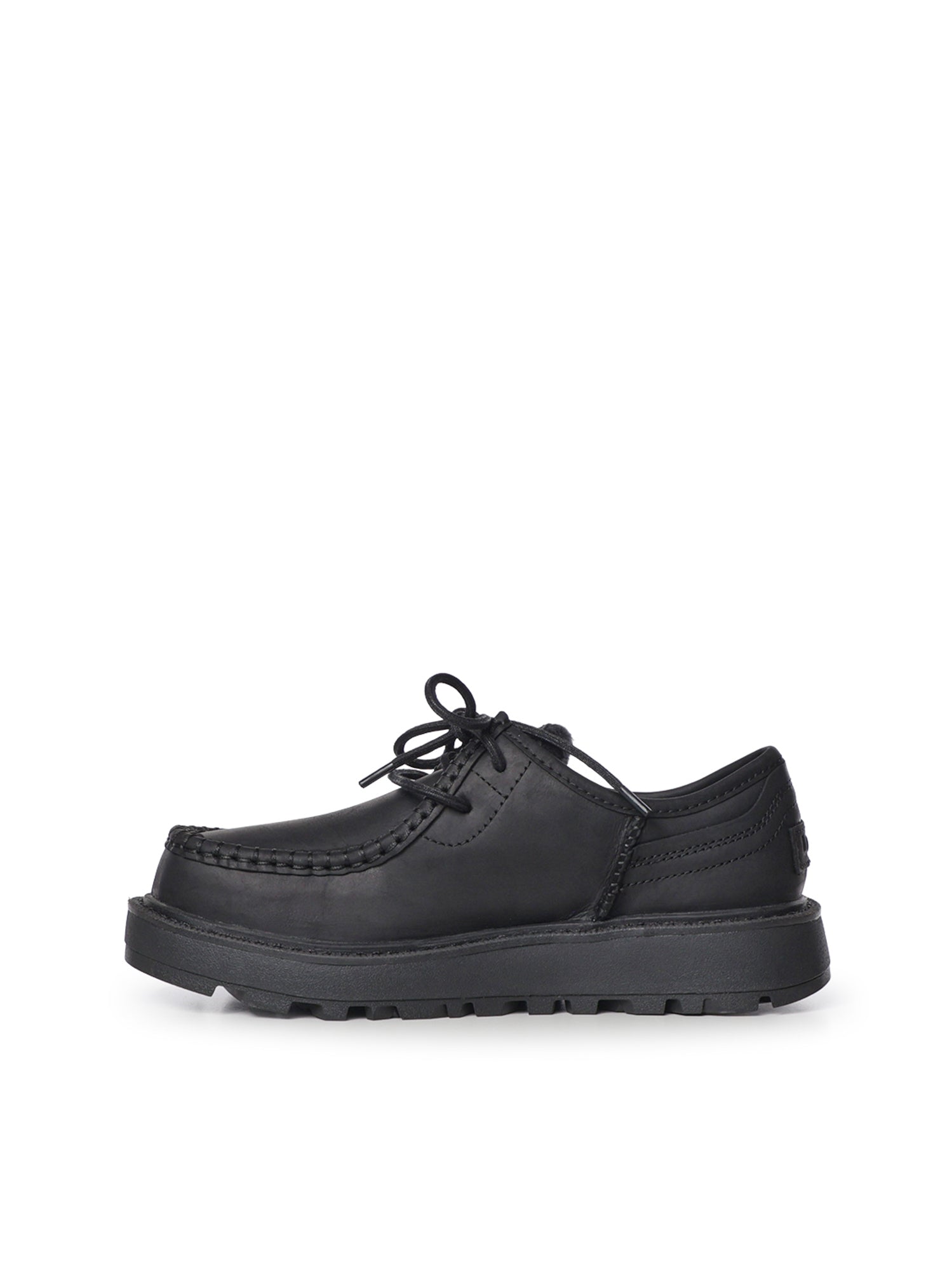 Stringate Chukka Loften in pelle 1180496 BLK UGG 