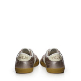 Sneaker Volley in pelle VO2021875  VEJA 