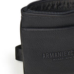 Borsa a tracolla piatta nera in similpelle XM000155 AF11931UB101 ARMANI EXCHANGE 