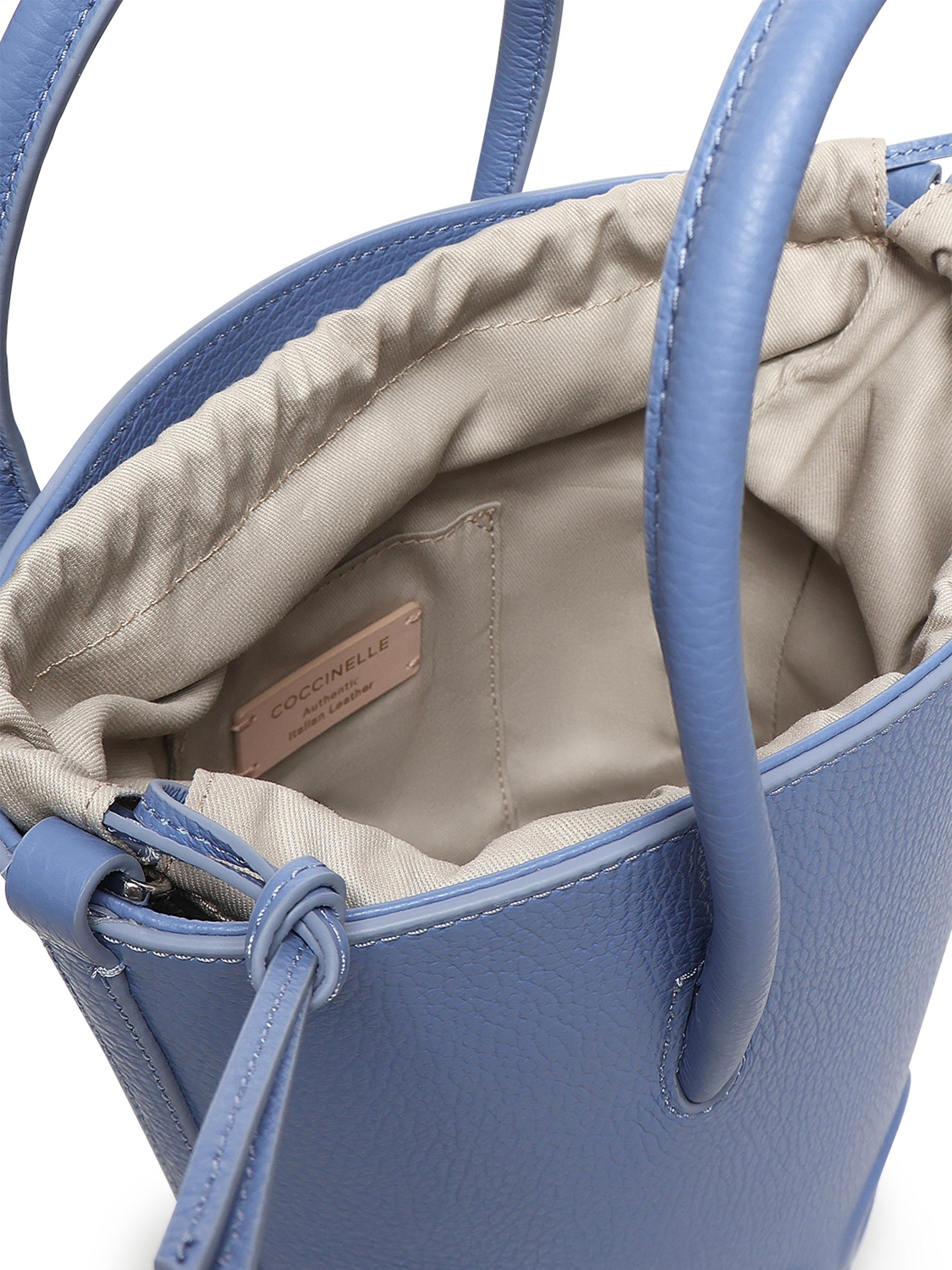 Secchiello Myrtha in pelle con grana<BR/> E1QBB230101 B36 COCCINELLE 