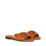 Slide Baguette in pelle 8R8136 AE7TF1C4R FENDI 