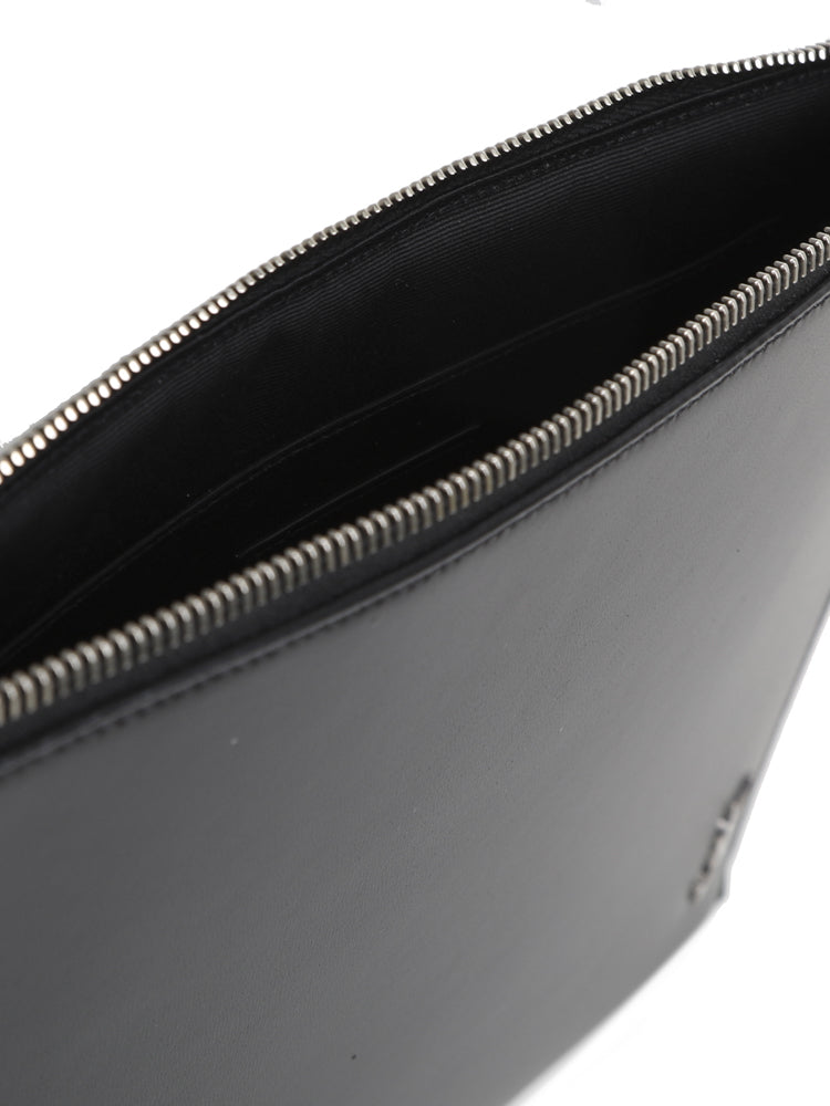 Porta tablet con logo in pelle 683827 1JB0E1000 SAINT LAURENT 