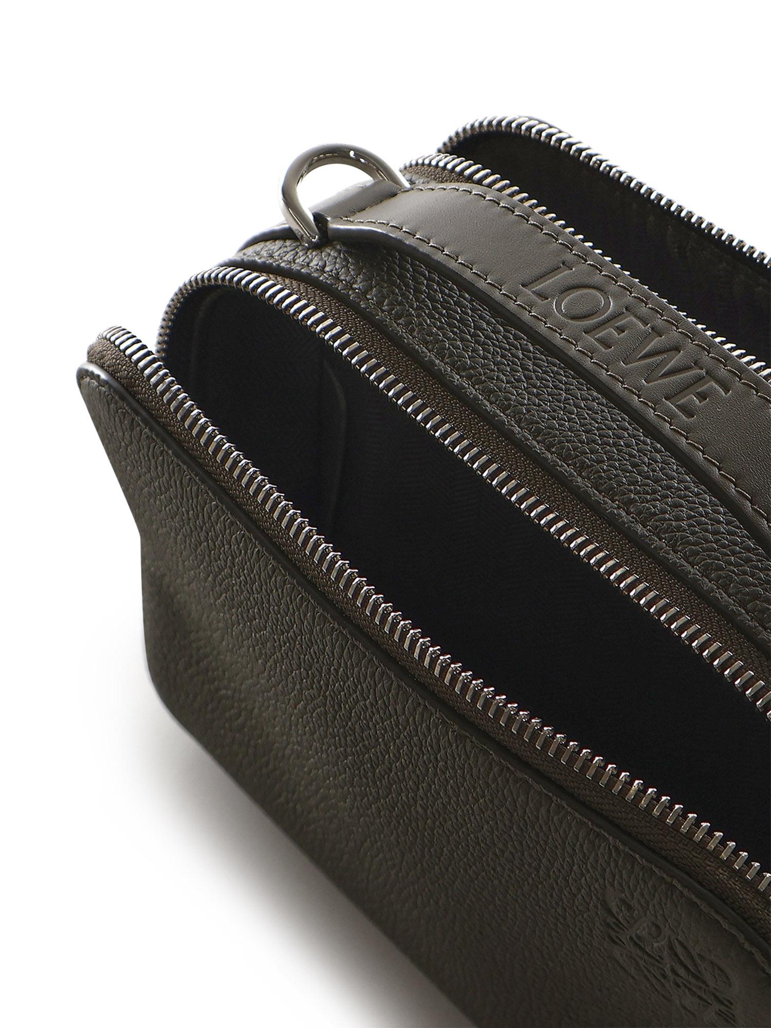 Borsa a tracolla Camera mini in pelle di vitello C660R41X02 4160 LOEWE 