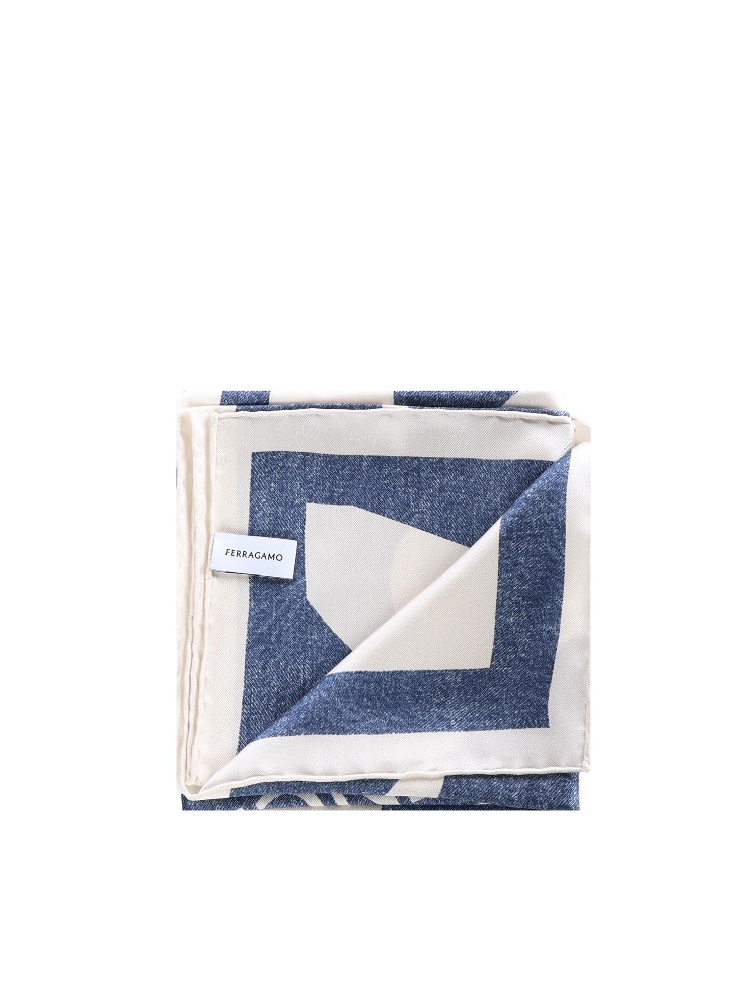 Foulard in seta con stampa 310206 784121002 FERRAGAMO 