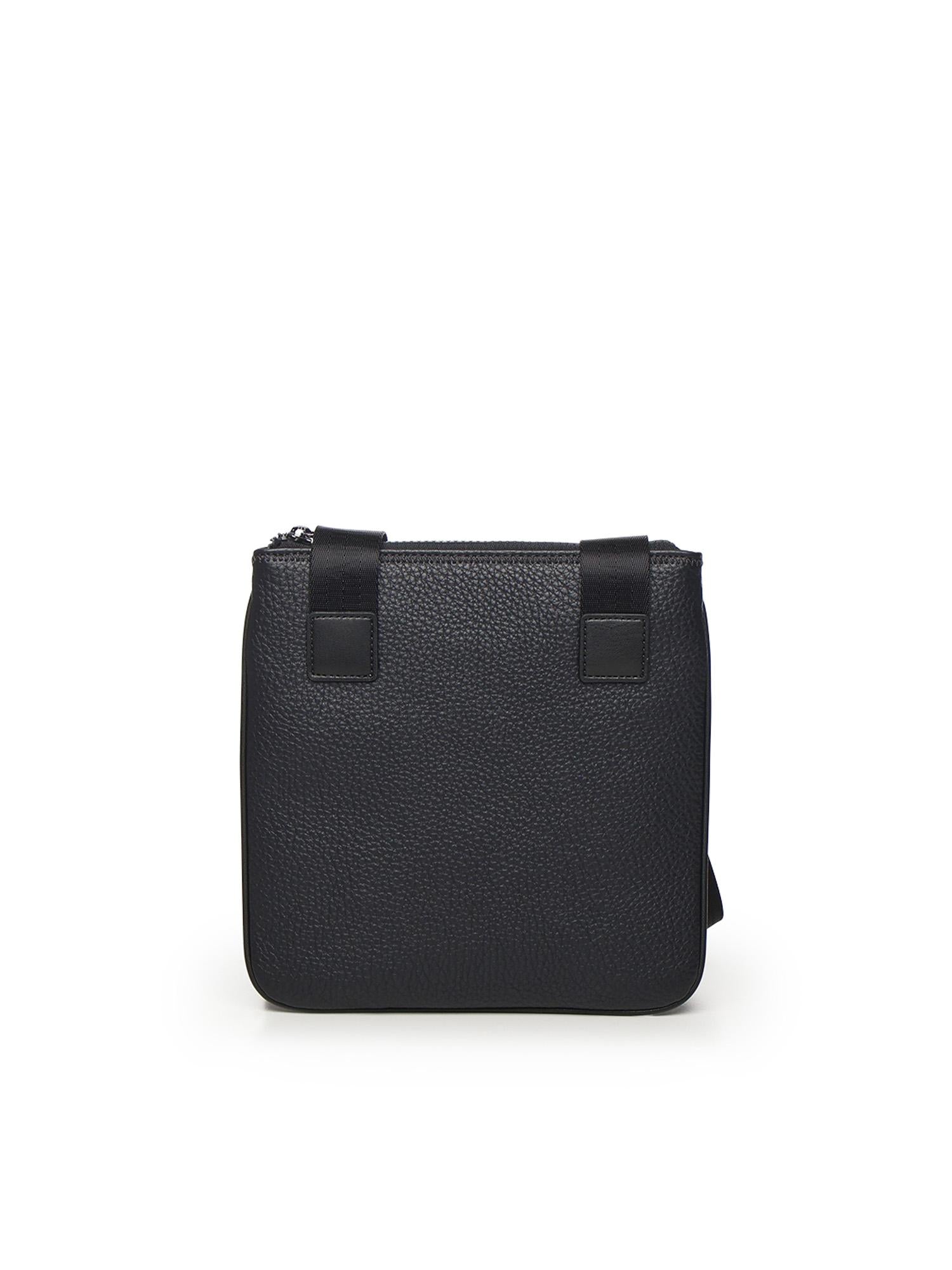 Borsa a tracolla piatta nera in similpelle XM000155 AF11931UB101 ARMANI EXCHANGE 