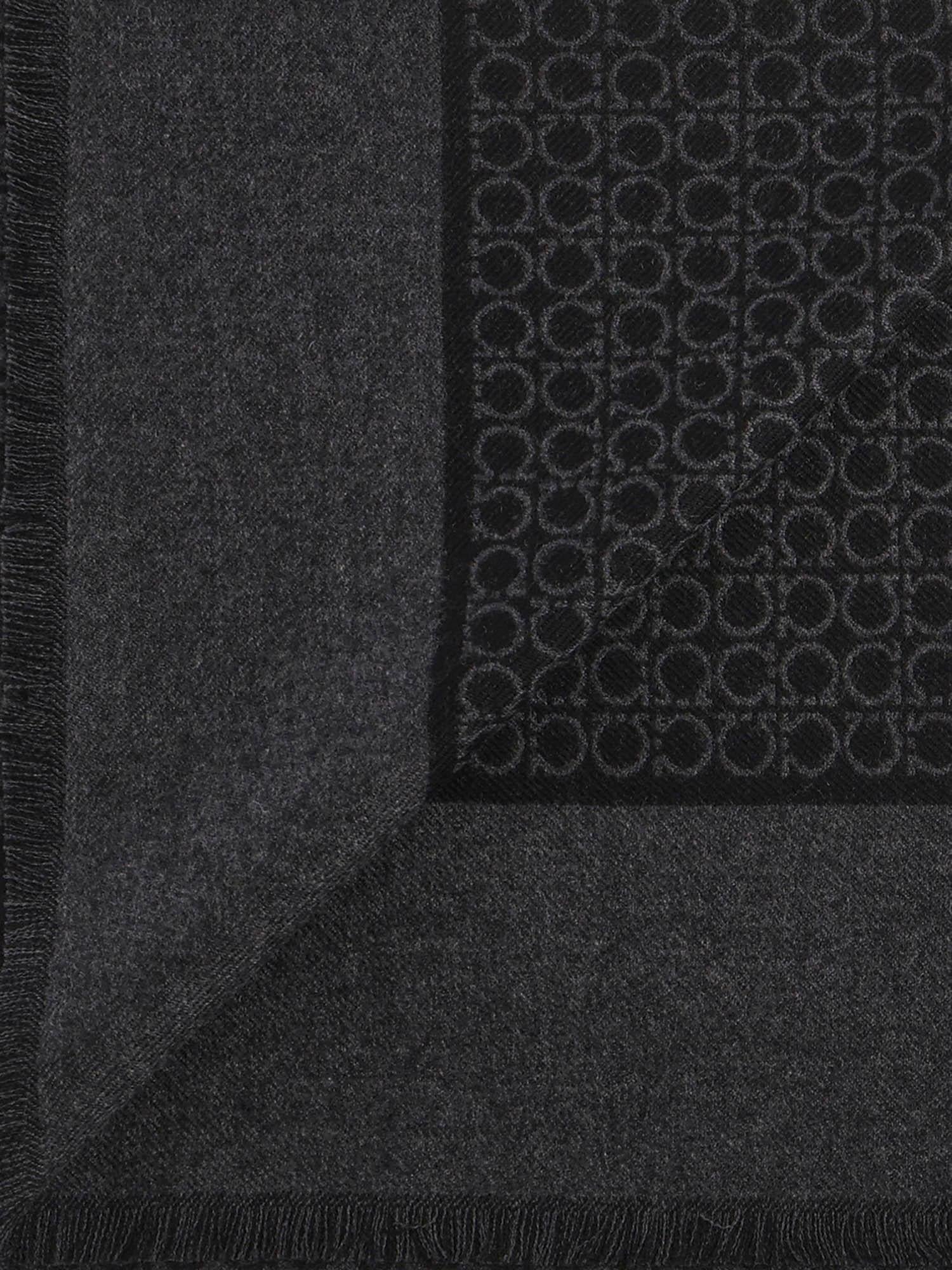 Sciarpa Gancini in cashmere 527047 671685004 FERRAGAMO 