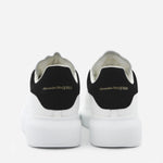 Sneakers oversize in pelle con talloncino a contrasto<BR/> 553770 WHGP79061 ALEXANDER McQUEEN 