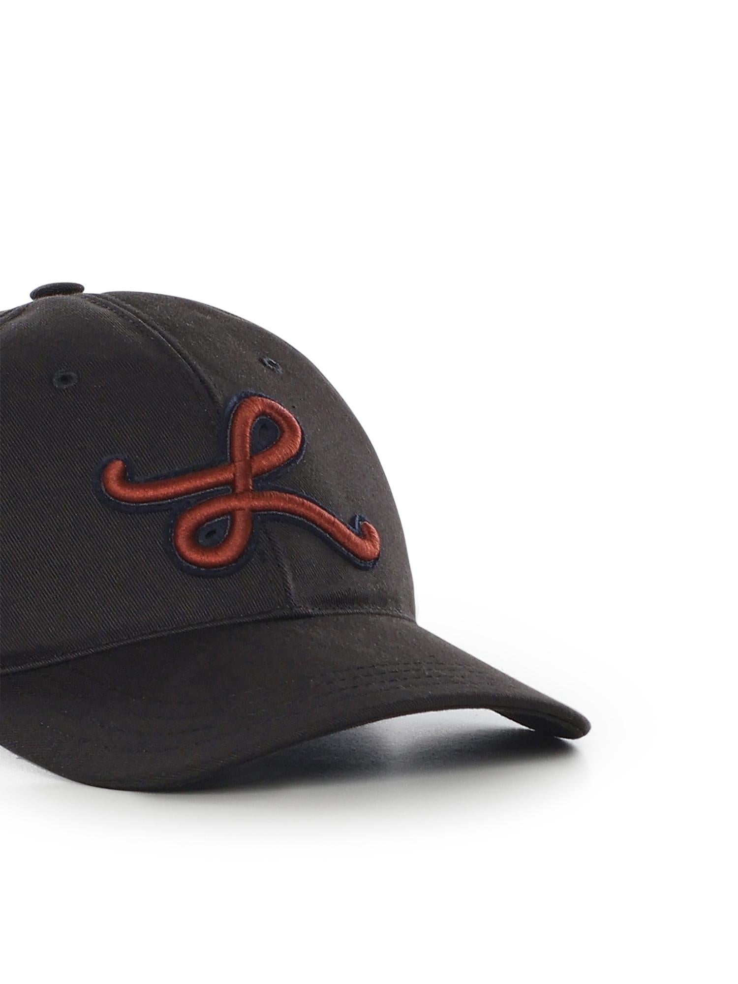 Cappello con applicazione L in cotone K820358XAJ 1100 LOEWE 