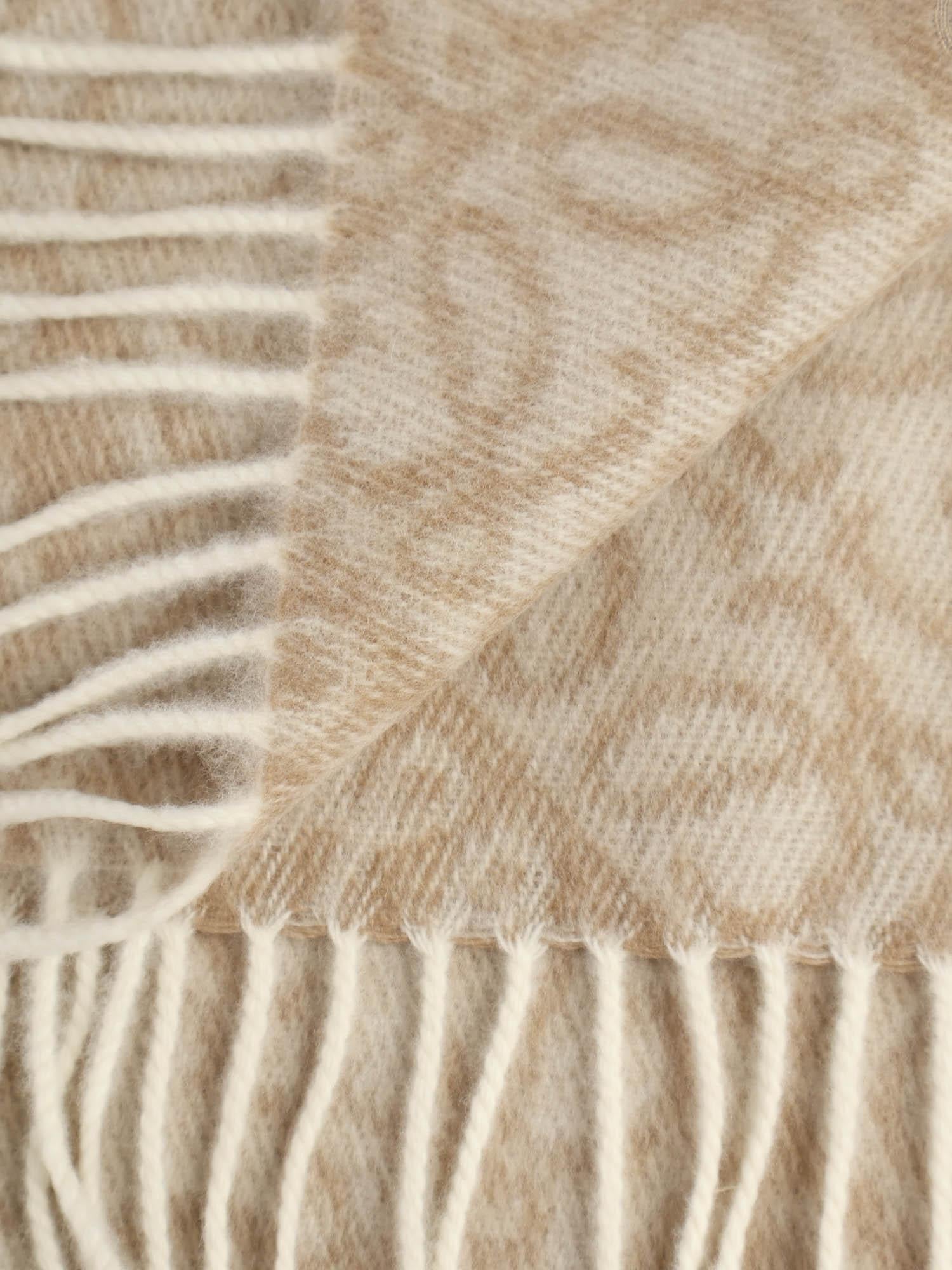 Sciarpa anagram in lana e cashmere F811SS1X01 2140 LOEWE 