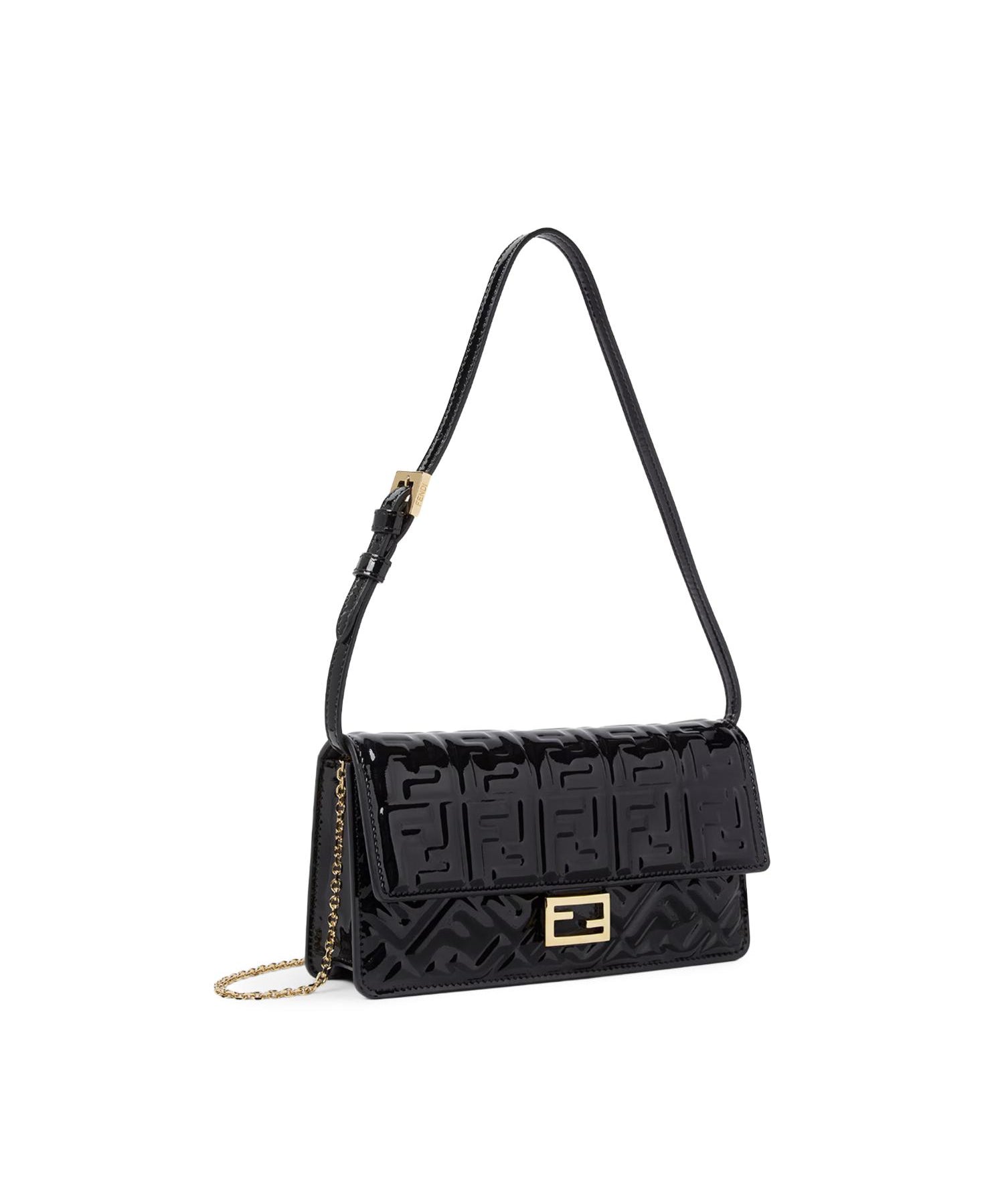 Portafoglio Baguette in vernice 8M0498 AW5OF0KUR FENDI 