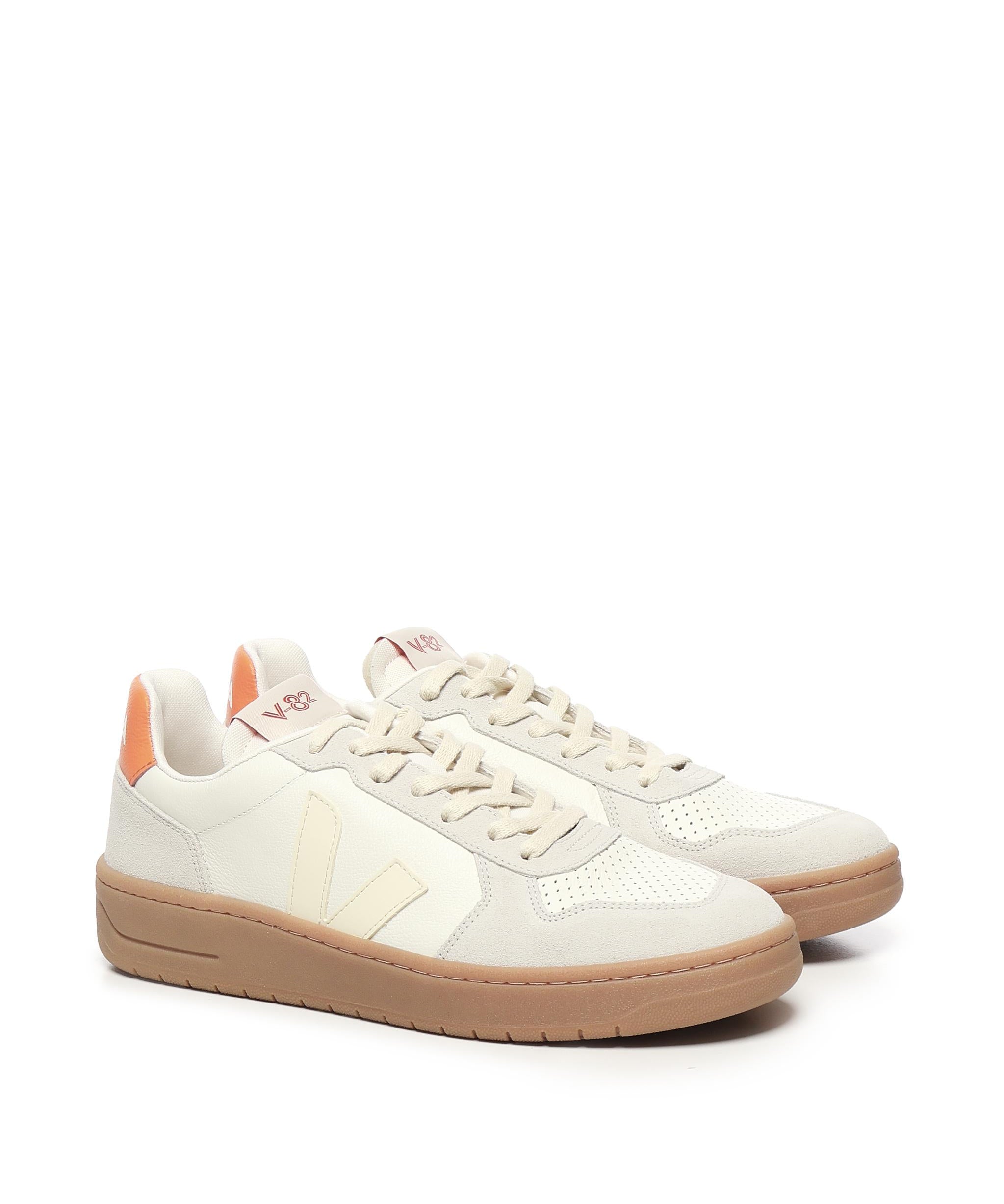 Sneakers V-82<BR/> VE3320758  VEJA 