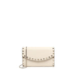 Portafoglio Rockstud in pelle con catena 7W2P0AR6 VSHI16 VALENTINO GARAVANI 