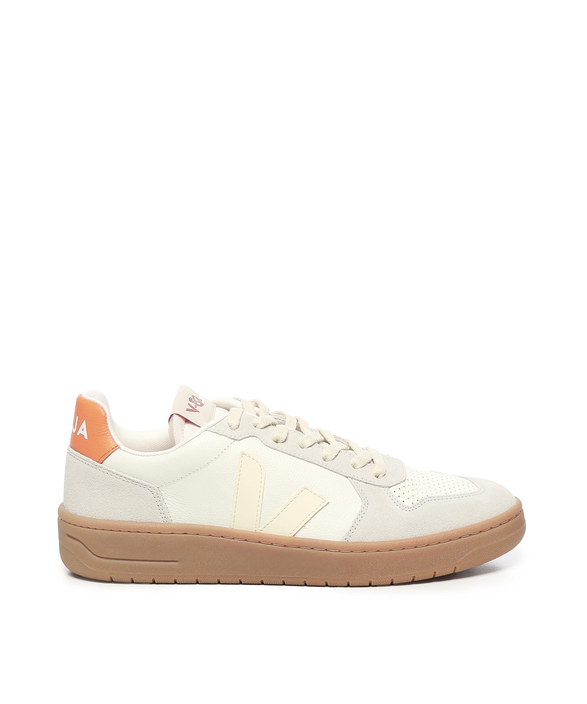 Sneakers V-82<BR/> VE3320758  VEJA 