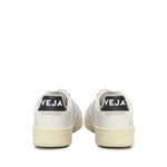 Sneakers V-90<BR/> VD2020910  VEJA 