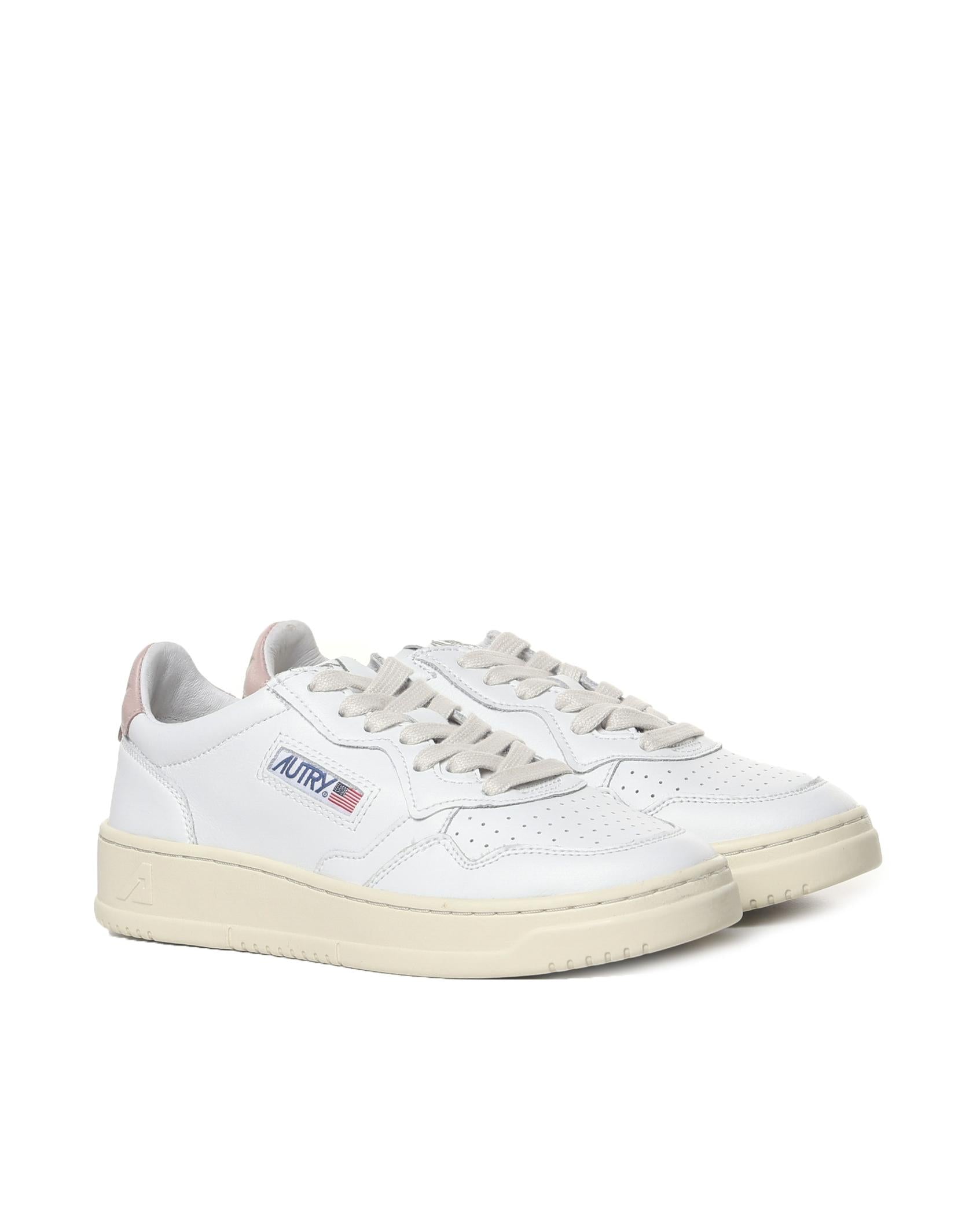 Sneakers in pelle con talloncino a contrasto effetto metallizzato AULW LL16 AUTRY 