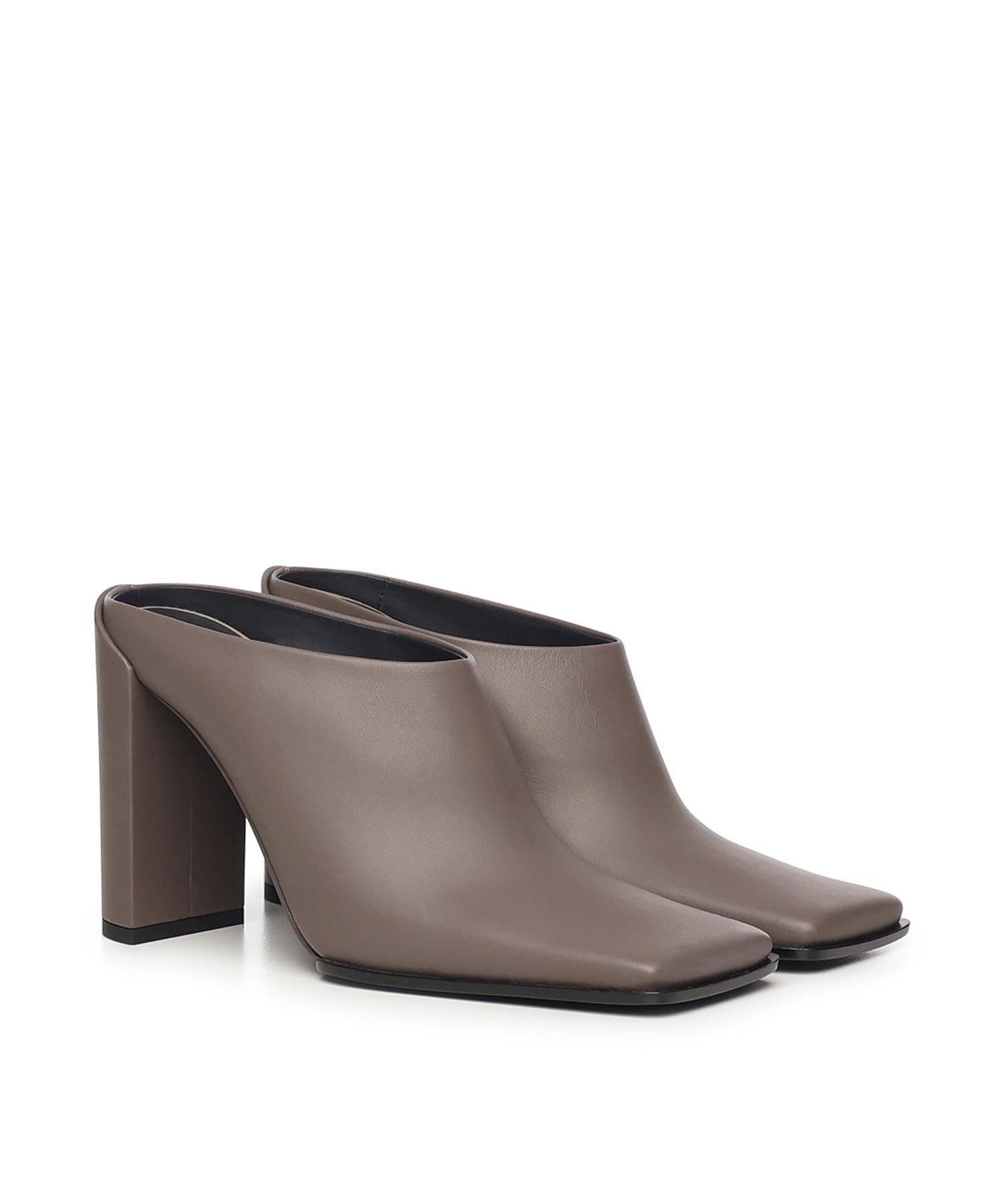 Mule Square in pelle di vitello AA3M2006I049 809 ALAIA 