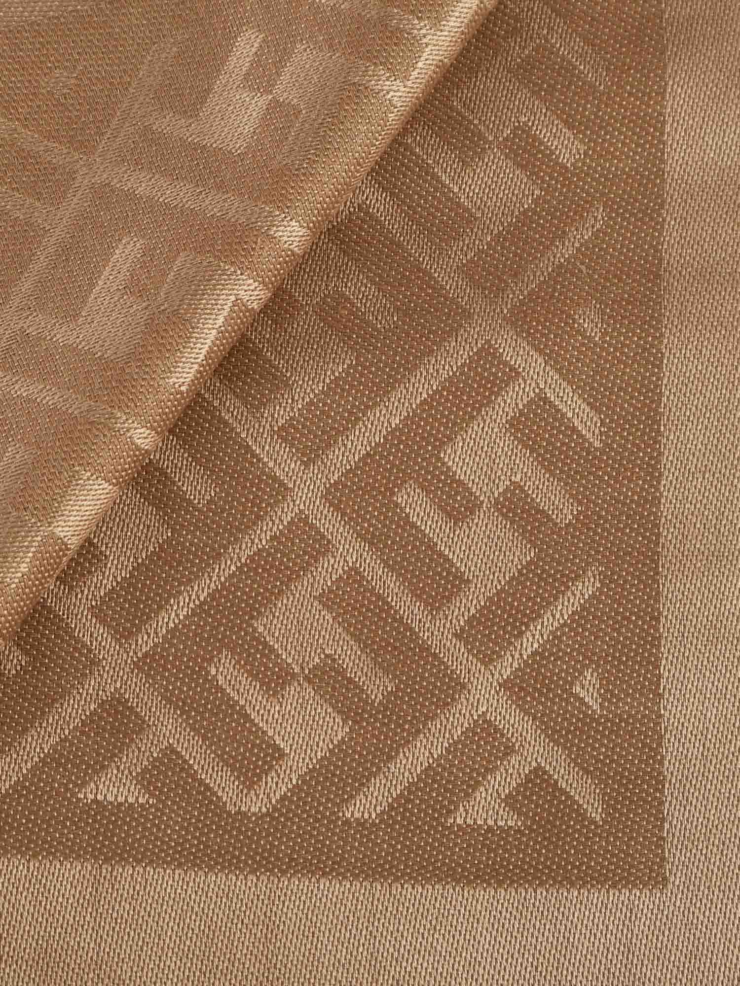 Scialle FF Jacquard FXT069 AJW7F0QB8 FENDI 