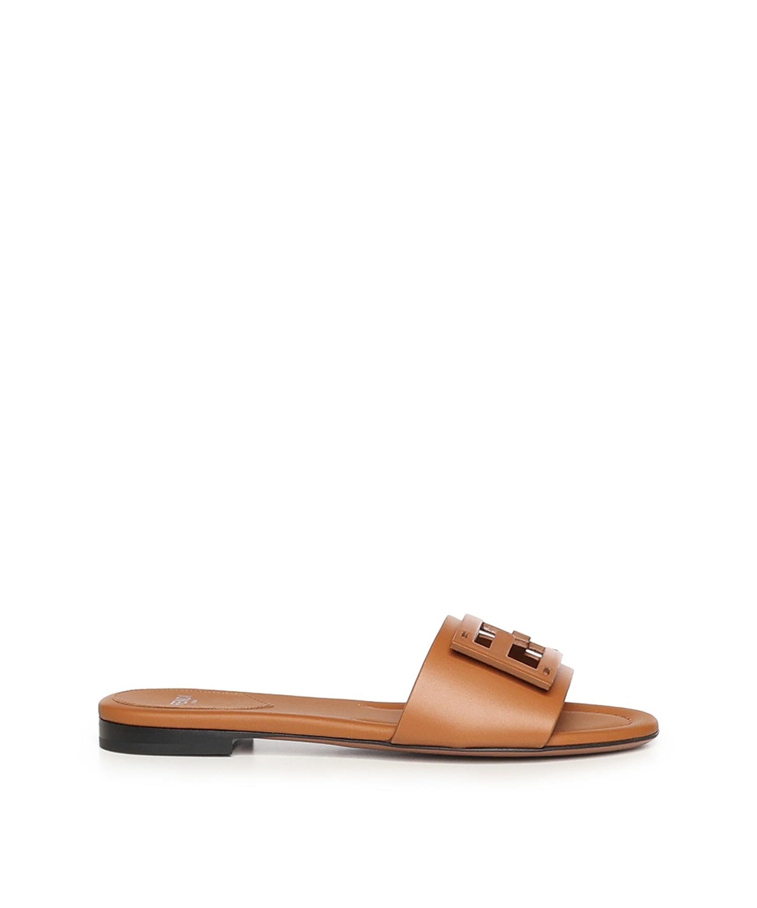 Slide Baguette in pelle 8R8136 AE7TF1C4R FENDI 
