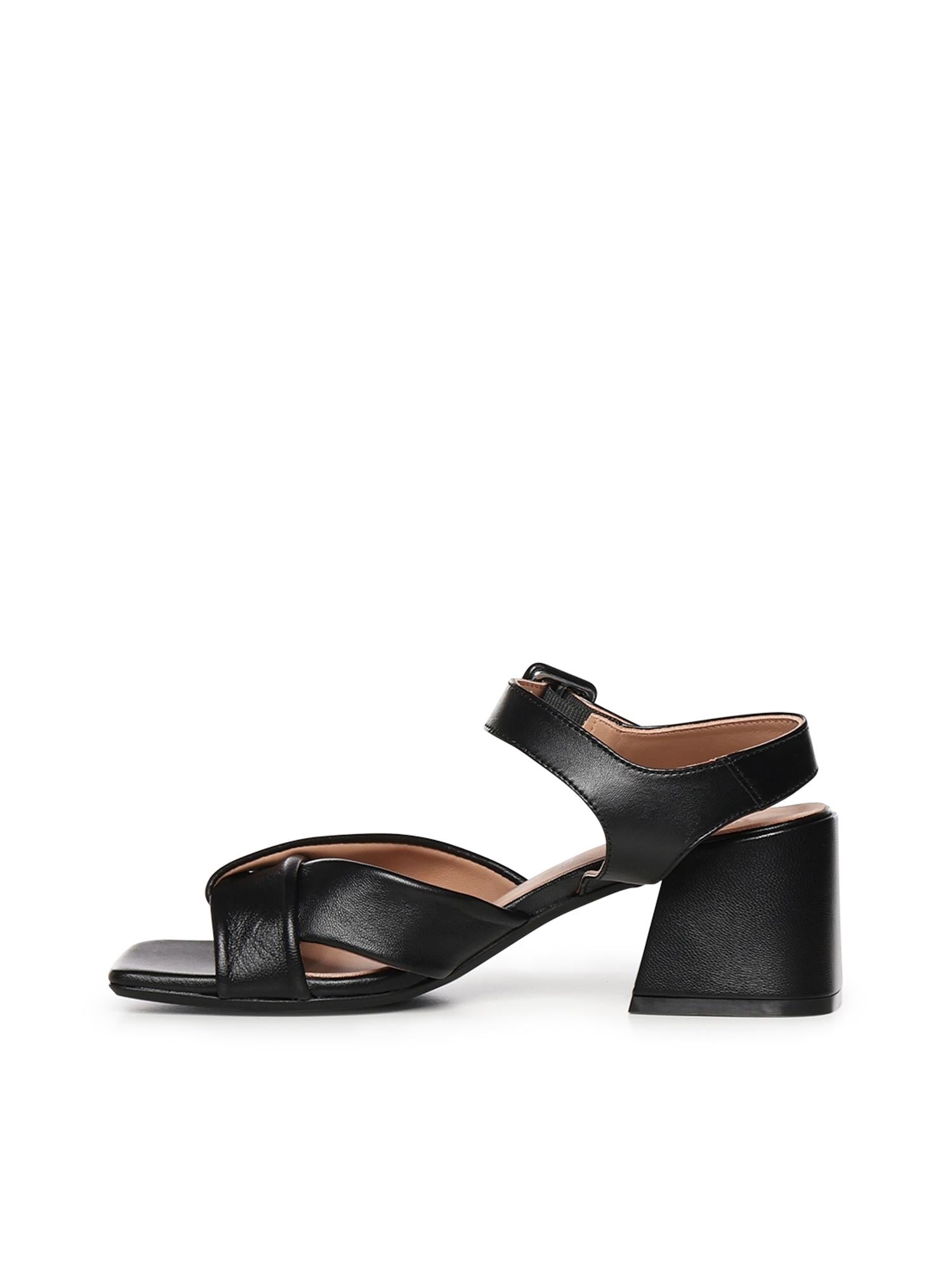 Sandali New Carry Cross in pelle A57184 NERO CARMENS 