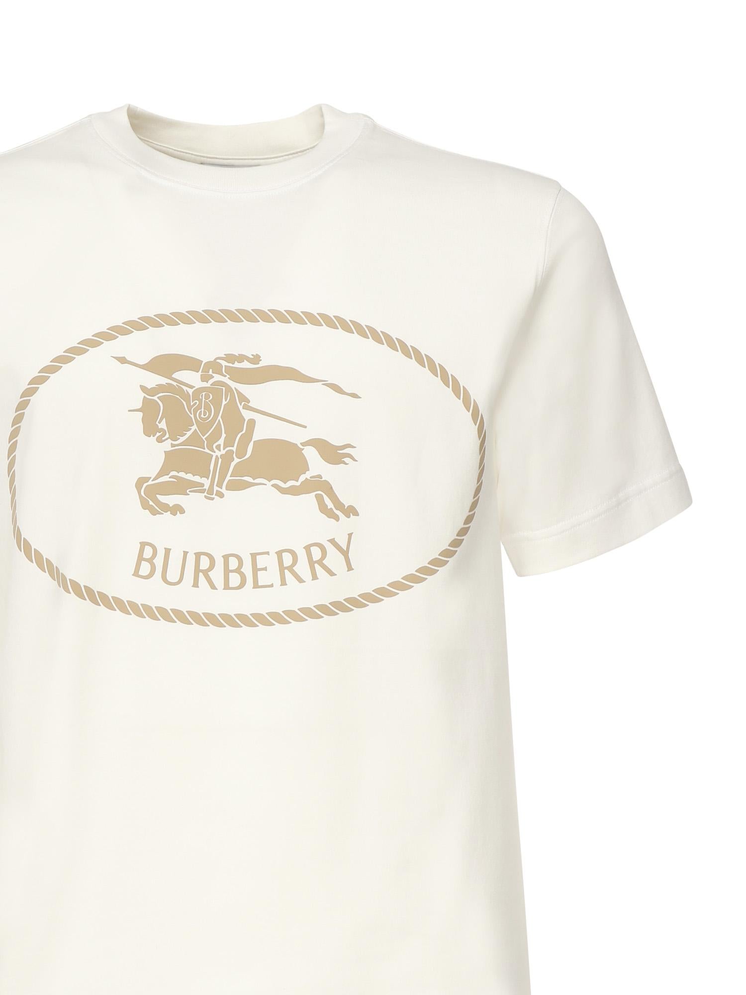 T-shirt in cotone con Knight Stamp 8110112 B7078 BURBERRY 