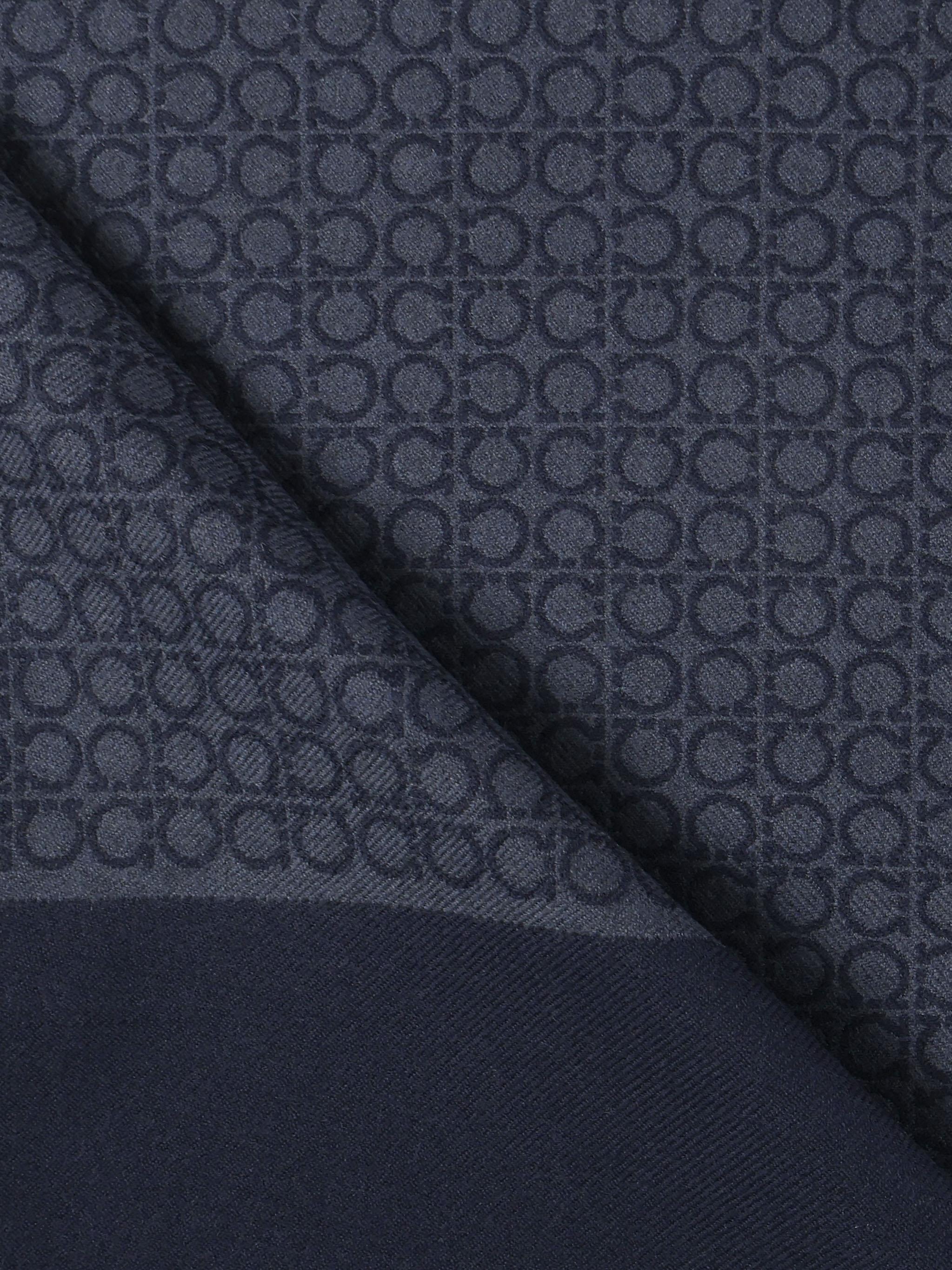 Sciarpa Gancini in cashmere 527047 671682001 FERRAGAMO 