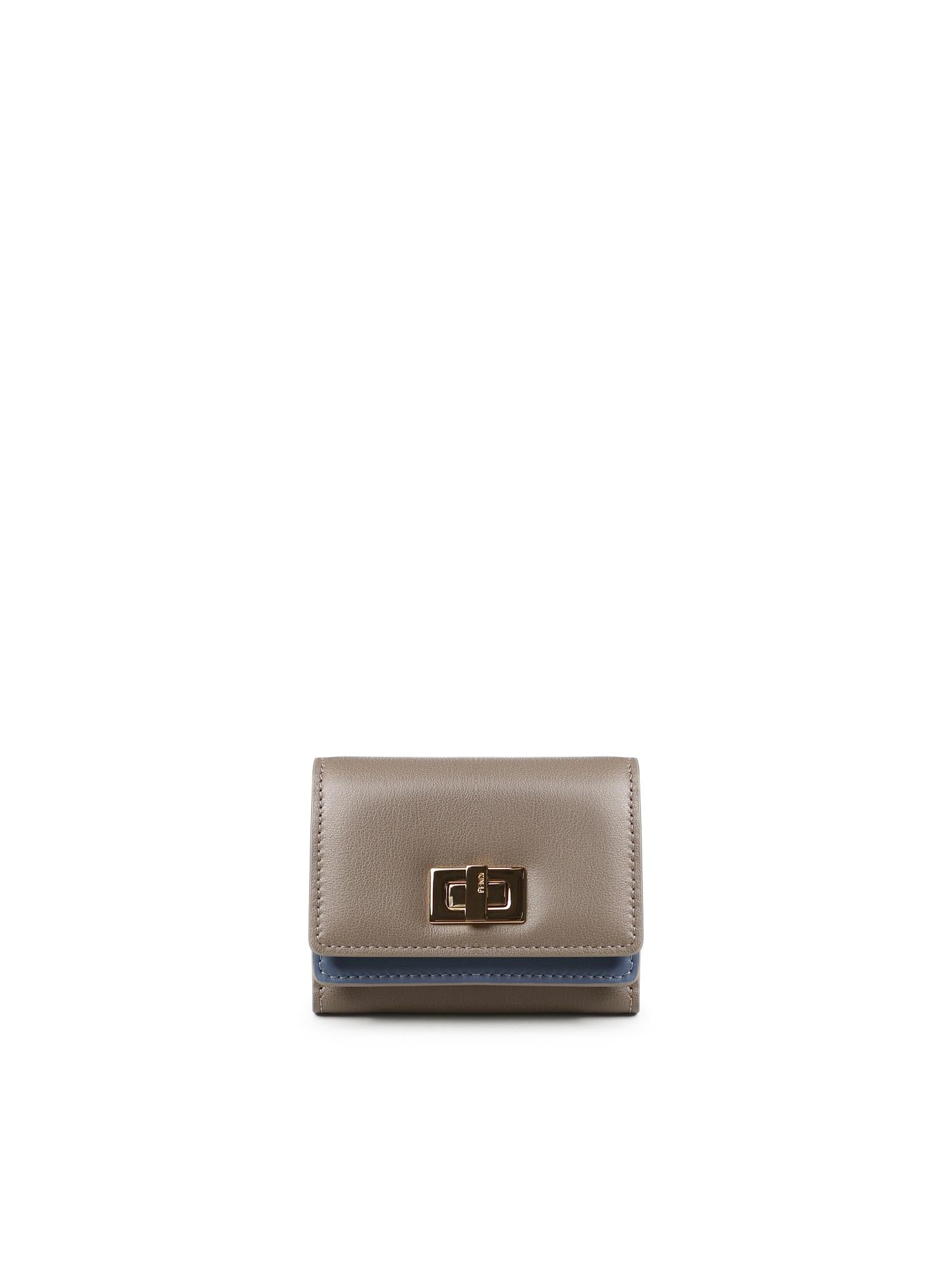 Portafoglio Small Trifold Fendi Way in pelle 8M0555 AWR7F1WVB FENDI 