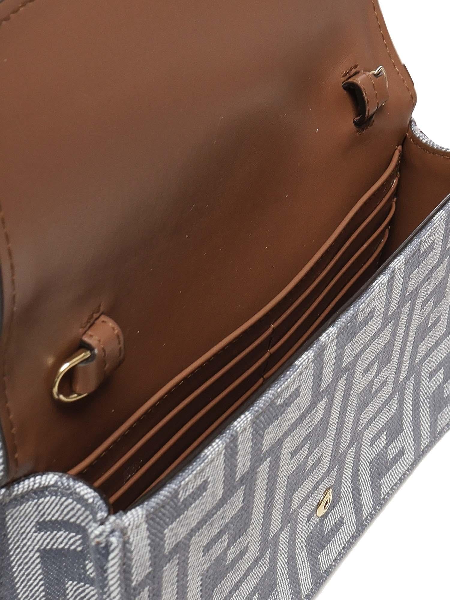 Portafoglio Baguette con catena 8M0498 AUT4F1SXQ FENDI 