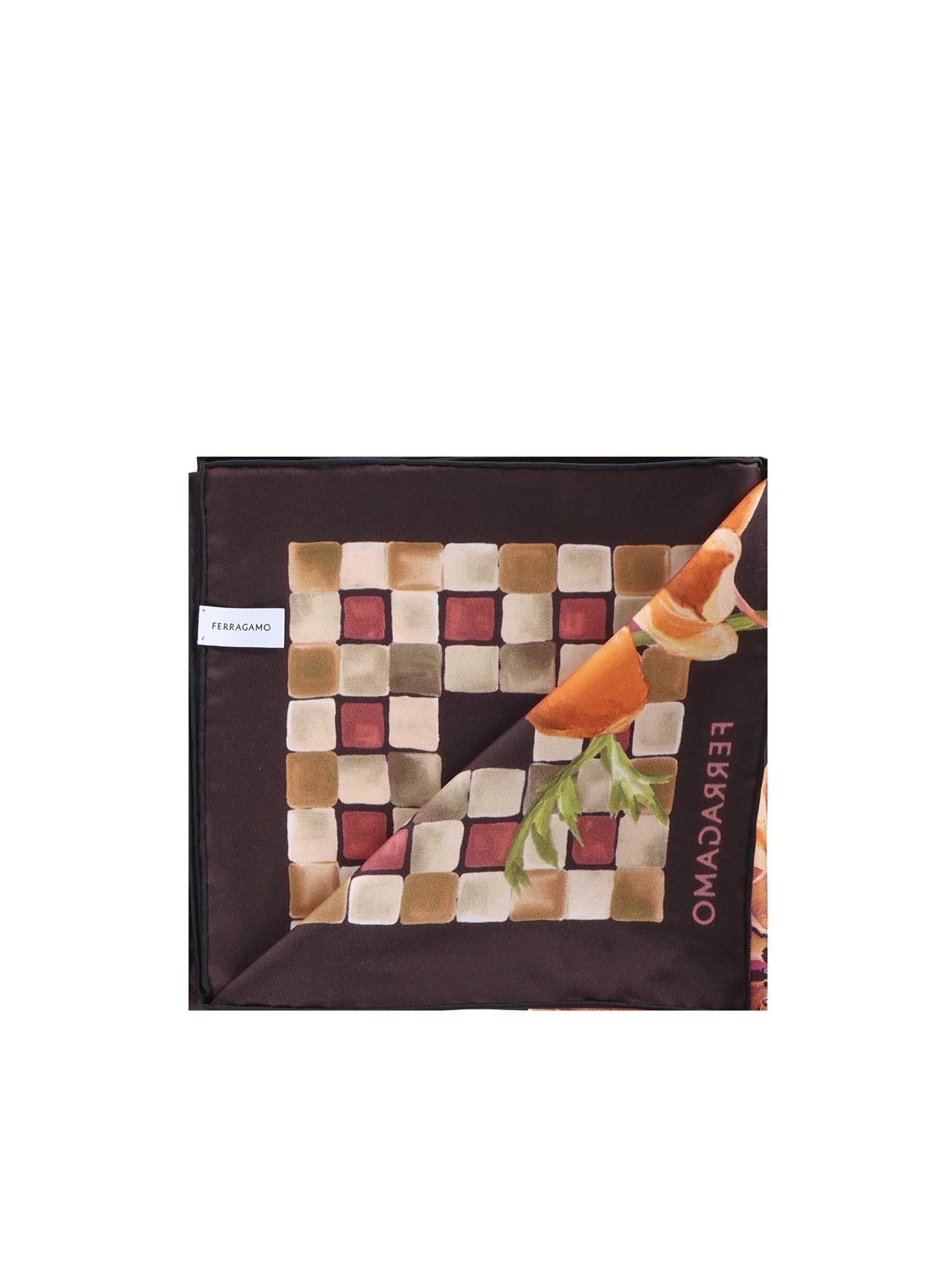 Foulard in seta con stampa 310207 785303002 FERRAGAMO 