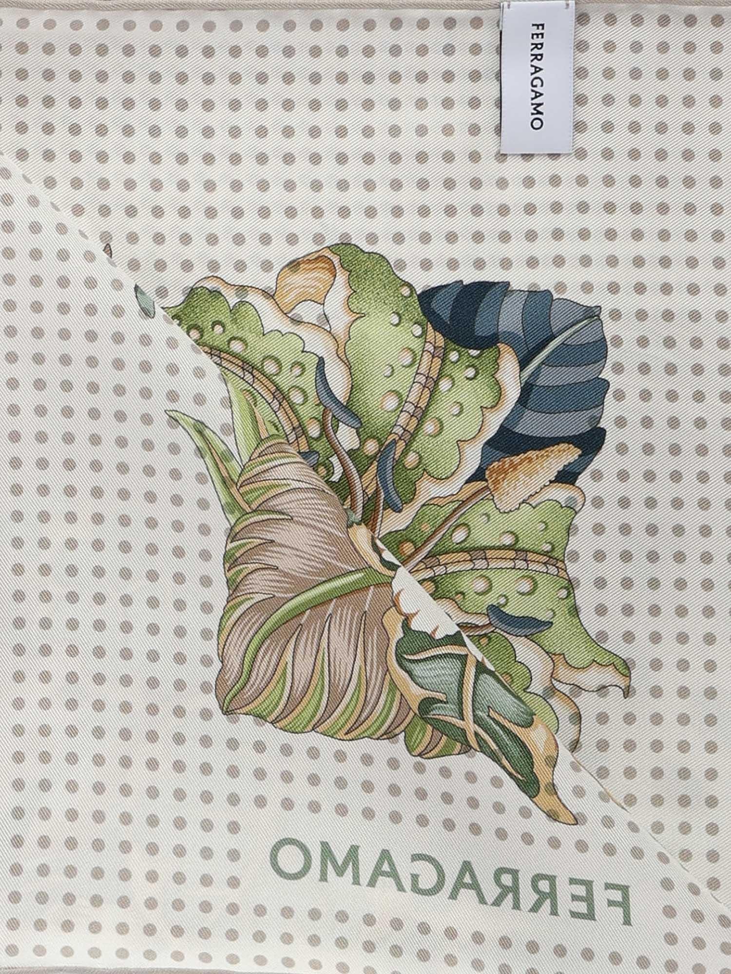 Foulard in seta con stampa 310228 789460001 FERRAGAMO 