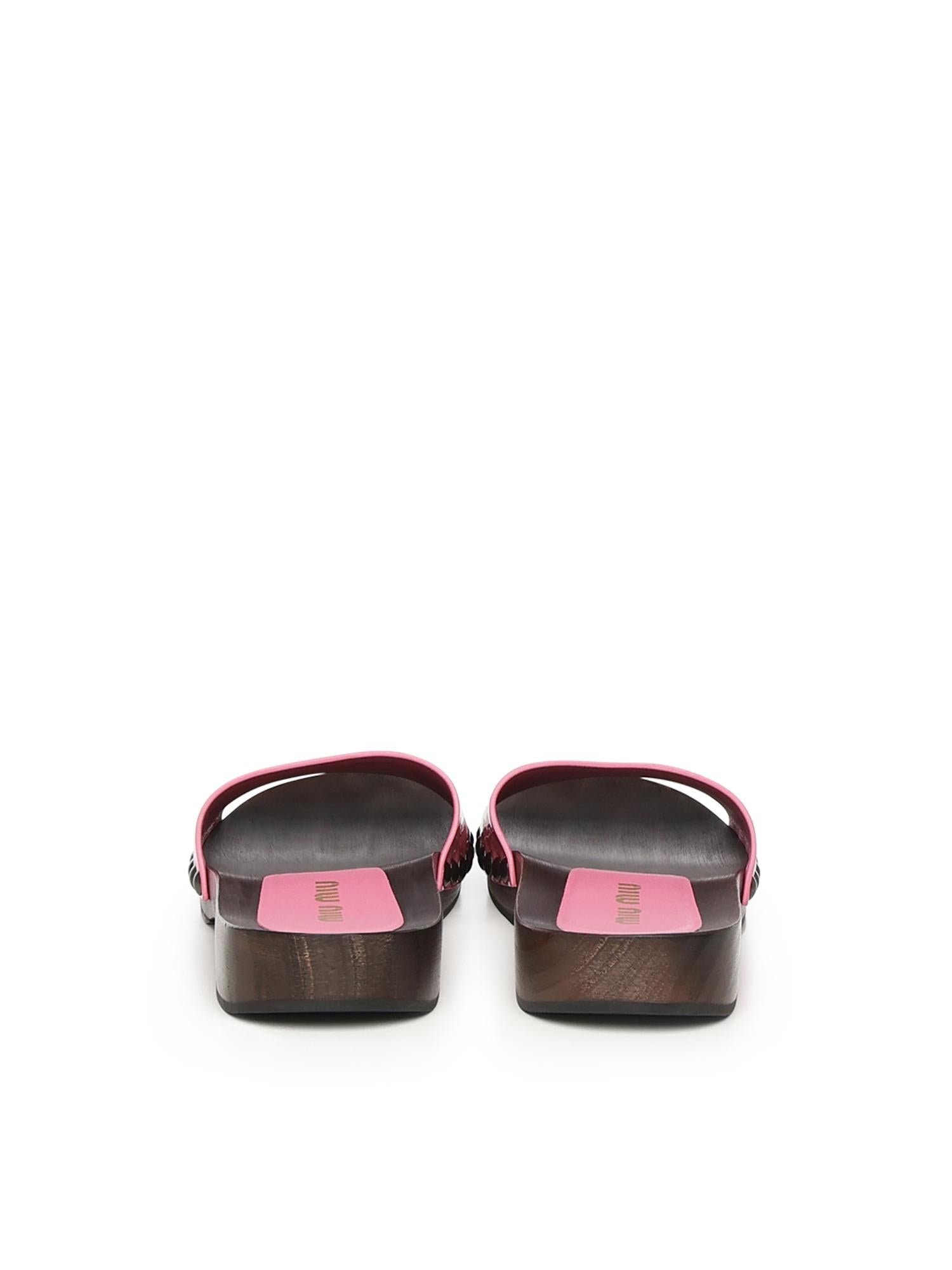 Zoccoli in vernice con logo 5Z425E 069F0638 MIU MIU 