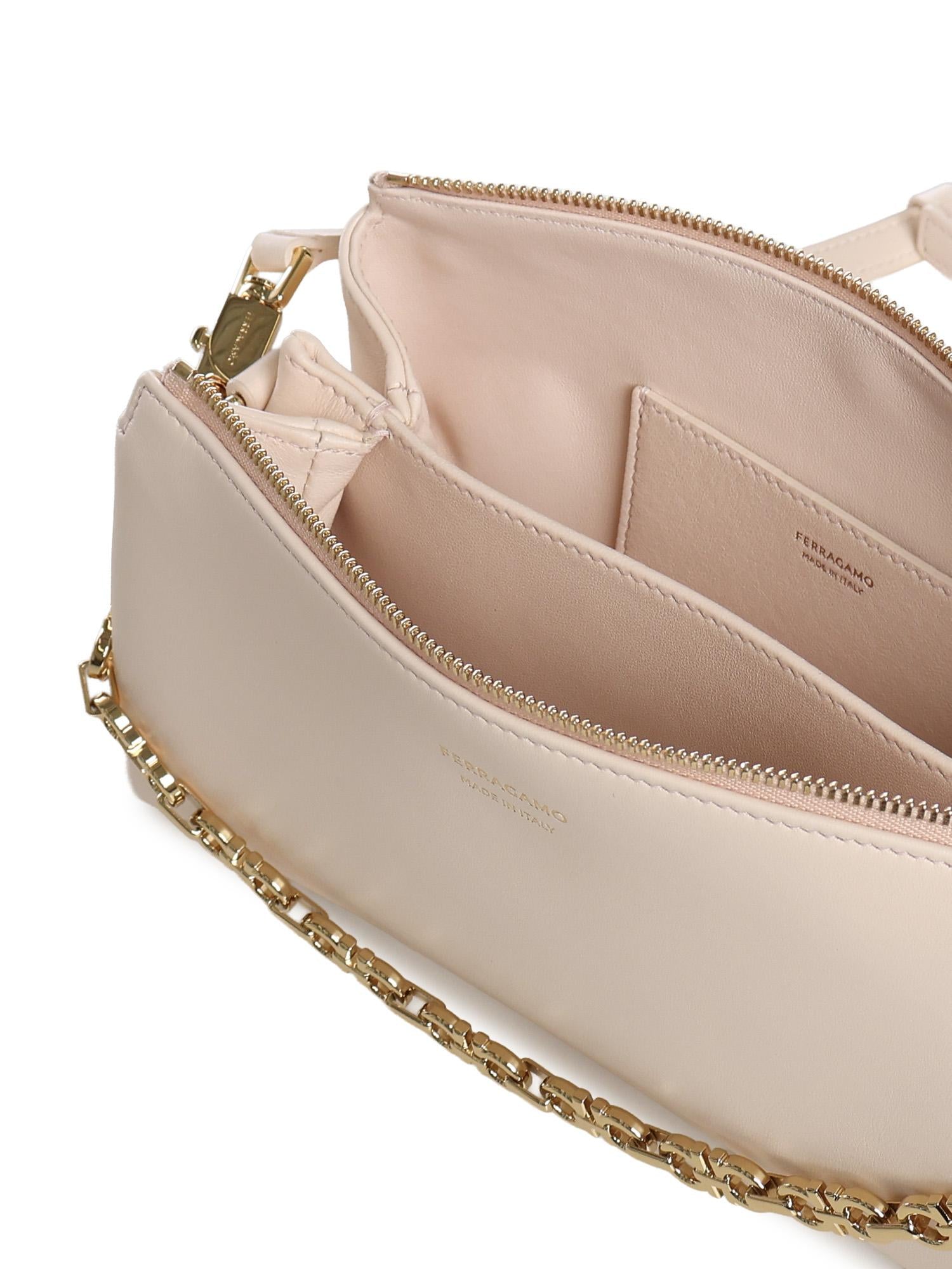 Mini bag in pelle con logo 221076 790050002 FERRAGAMO 
