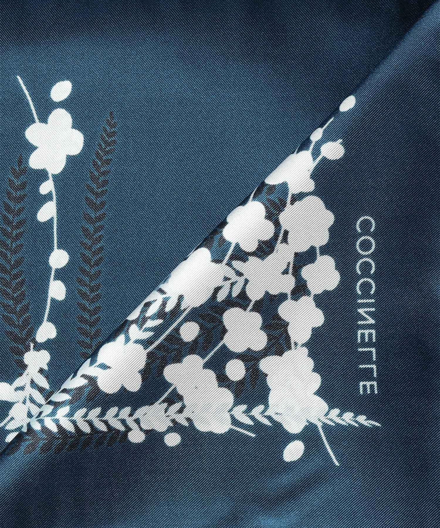 Foulard in seta con stampa E7UYH380101 M16 COCCINELLE 