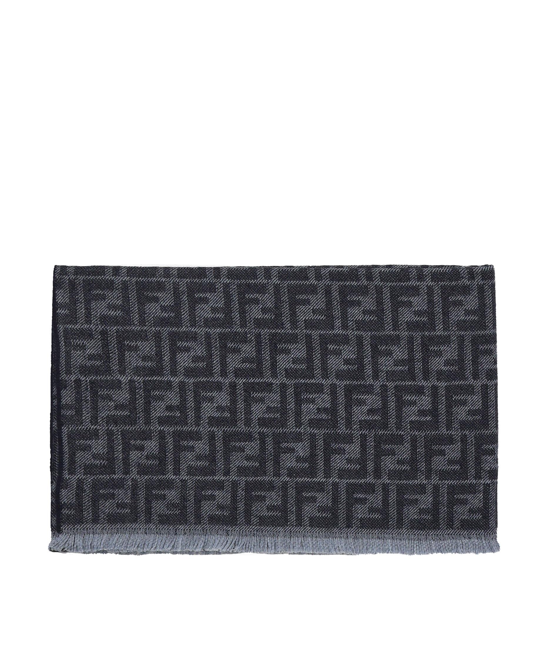 Sciarpa in maglia con motivo FF all-over FXS830 AS6LF1Q3B FENDI 