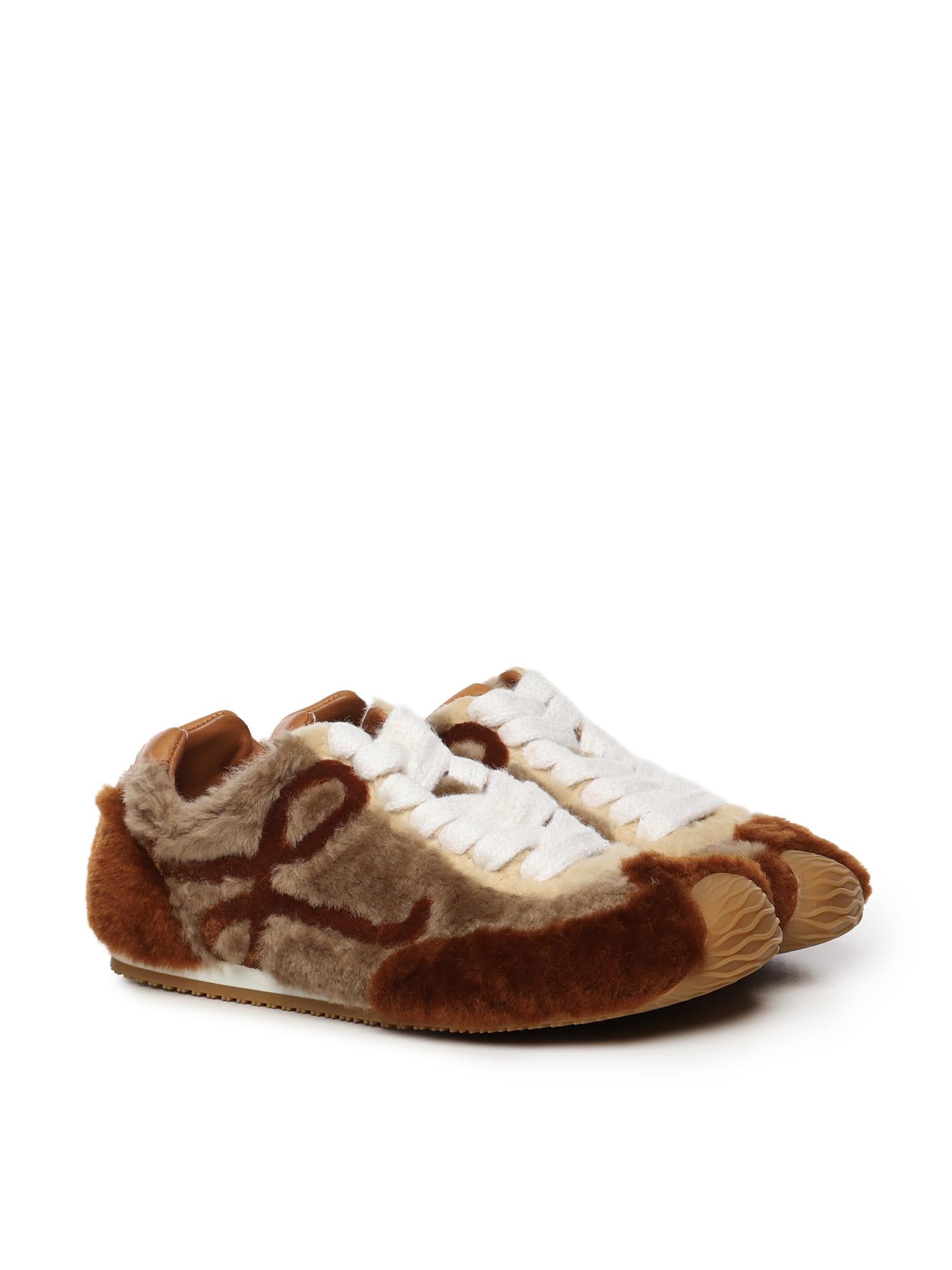 Sneaker Ballet Runner 2.0 in shearling L814282X73 8892 LOEWE 