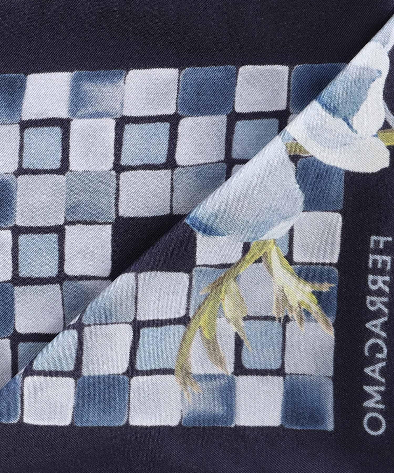 Foulard in seta con stampa 310207 785306004 FERRAGAMO 
