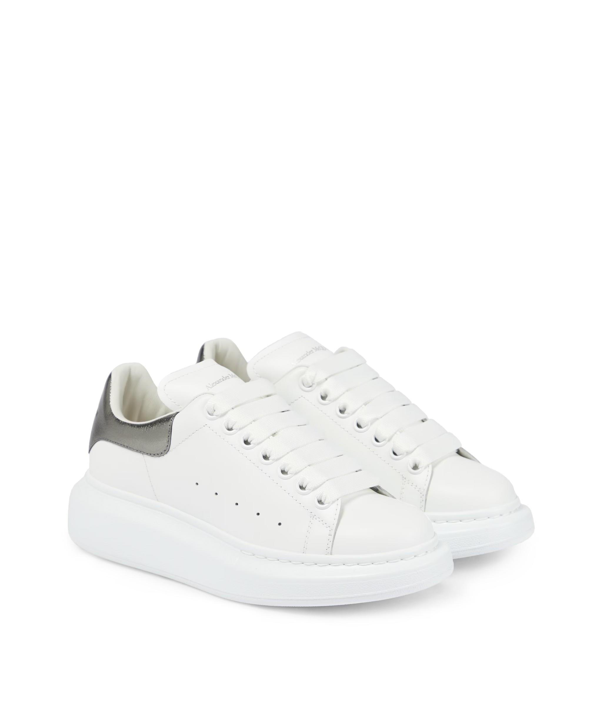 Sneakers oversize in pelle con talloncino a contrasto 553770 WHFBU9042 ALEXANDER McQUEEN 