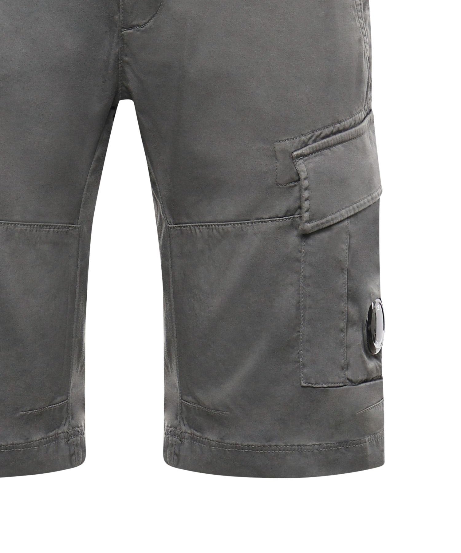 Bermuda cargo Sateen in raso di cotone 20CMBE746A 005694G921 C.P. COMPANY 