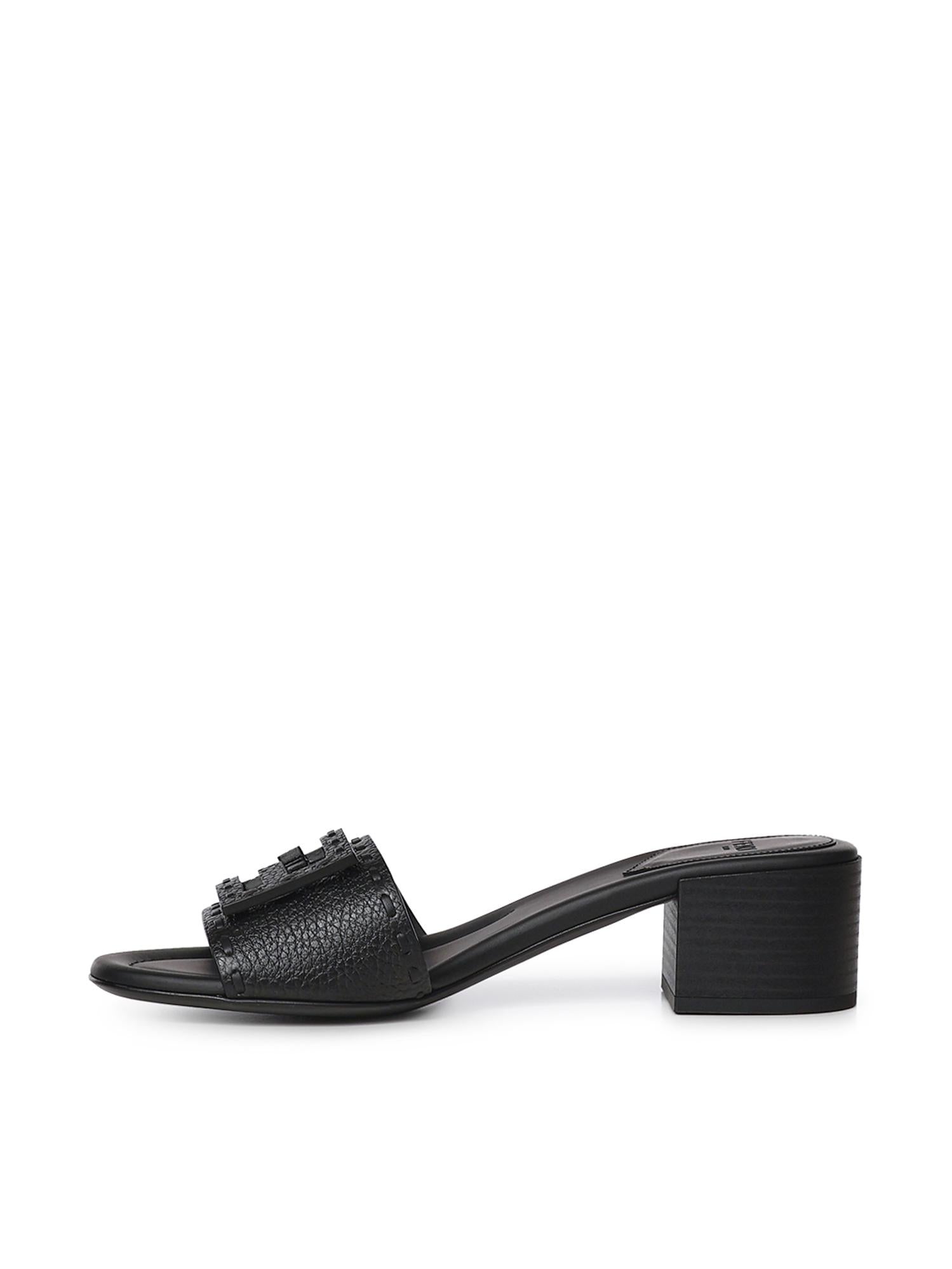 Slide Baguette in pelle 8R8862 AQY2F0QA1 FENDI 